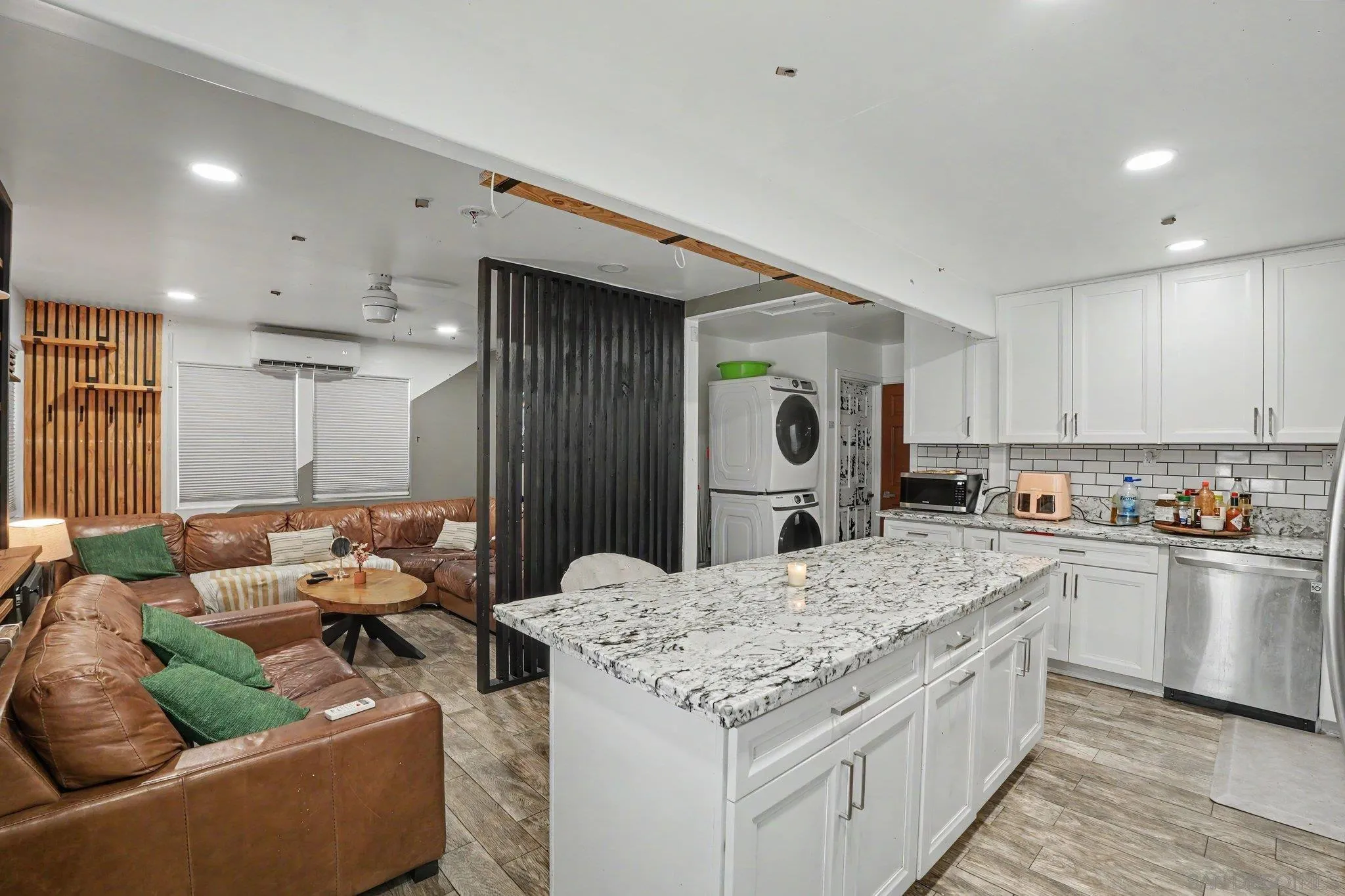 1367 E Madison Ave — photo