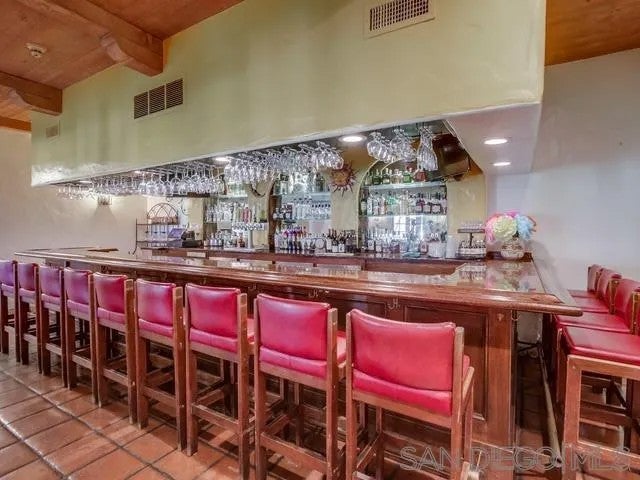 116 Civic Center Dr — photo