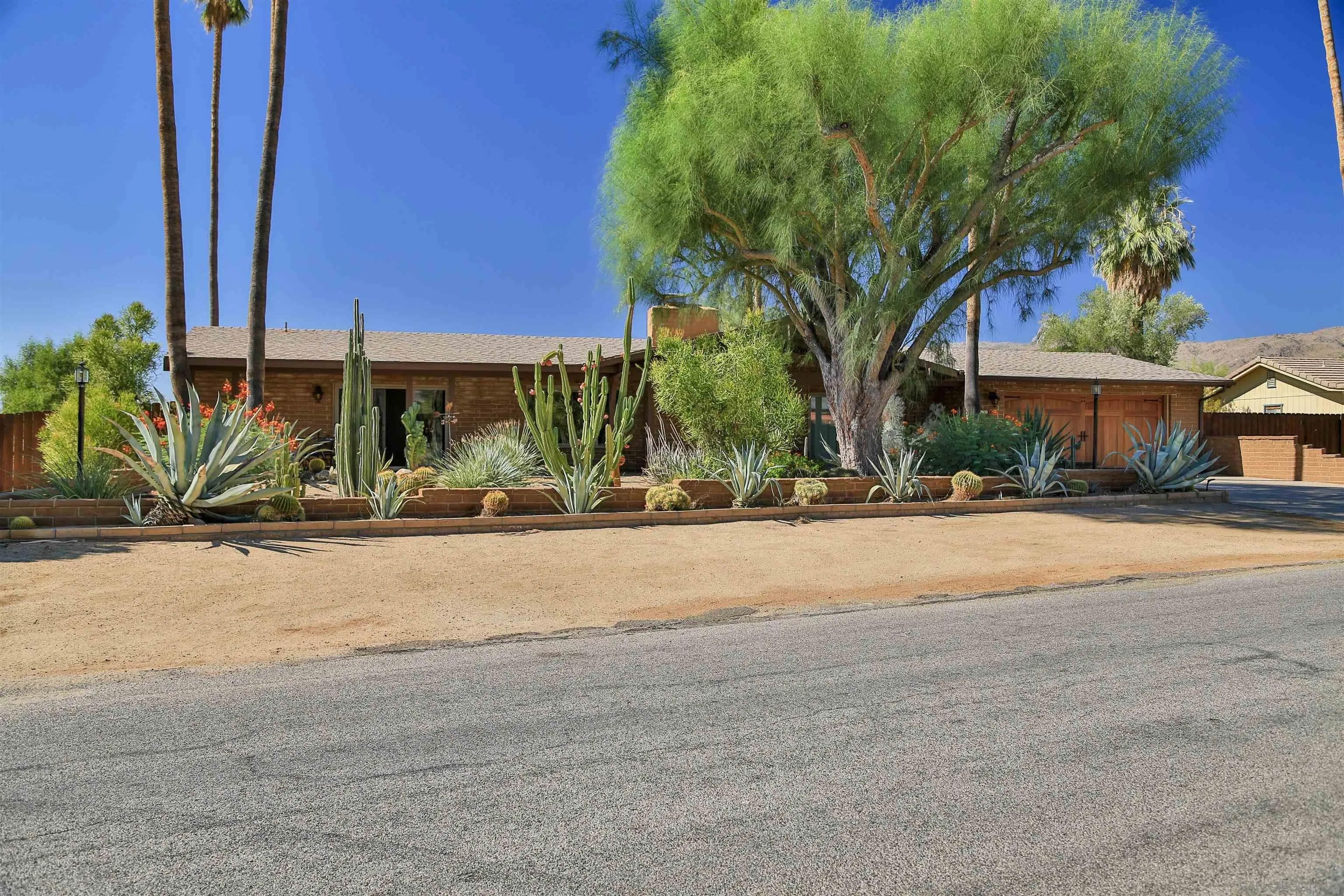 355 Pointing Rock Dr — photo