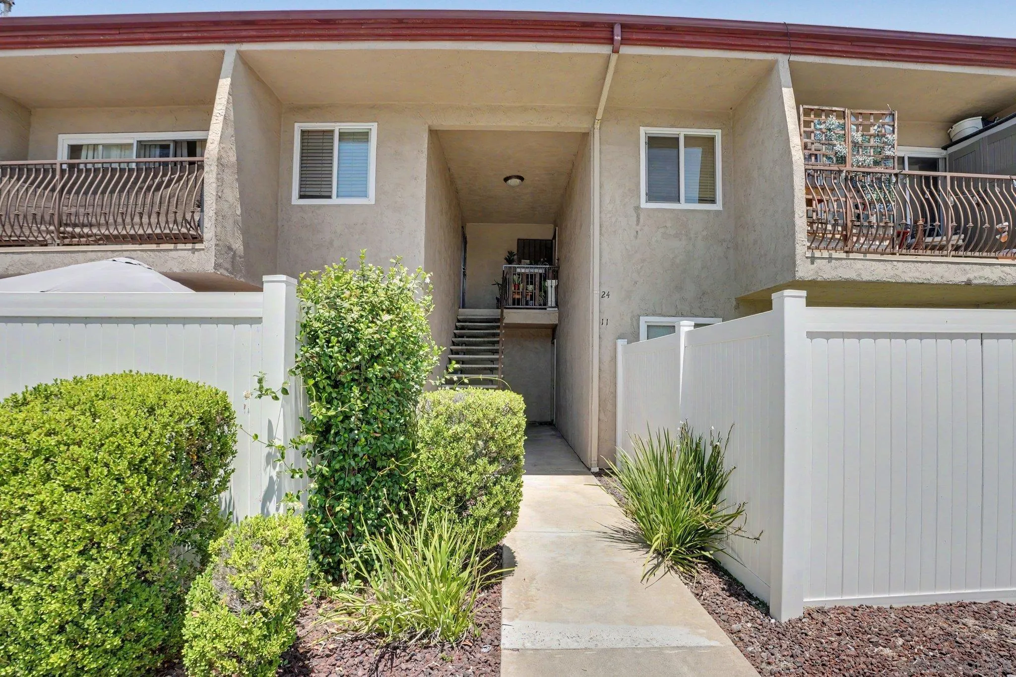 930 Peach Ave Unit 11 — photo