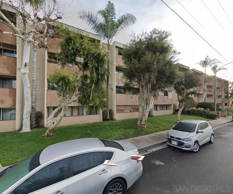 4041 Oakcrest Dr 307 — photo