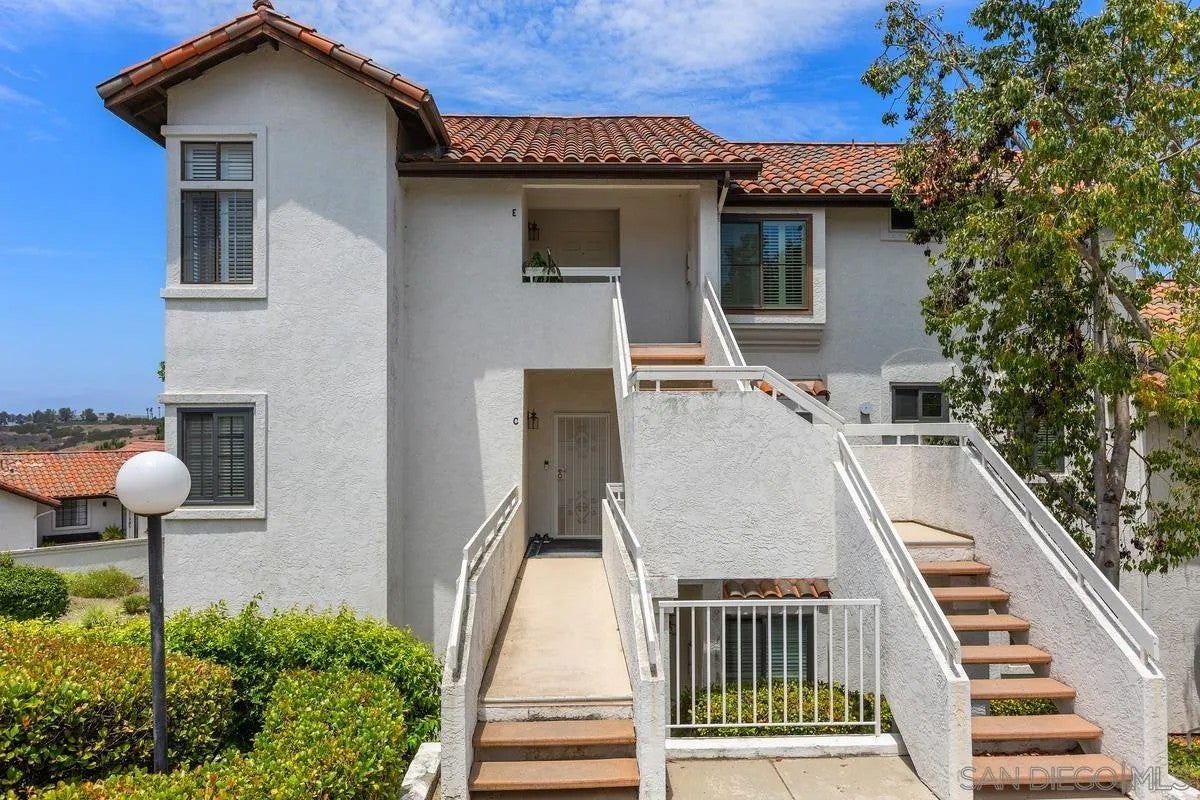 16424 Avenida Venusto E — photo