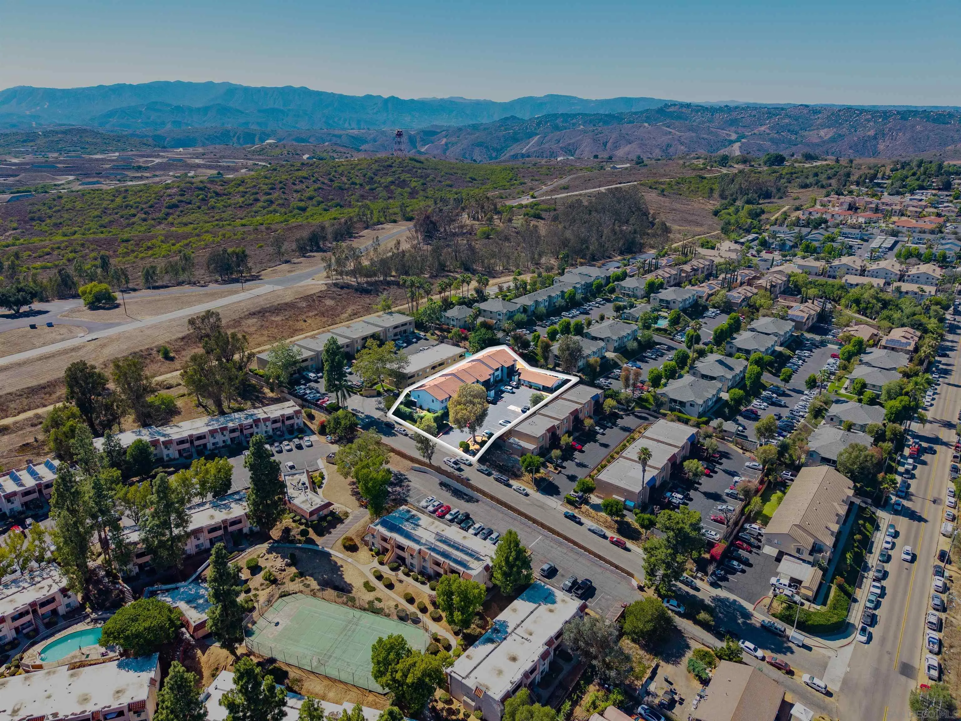 725 Alturas Lane, Fallbrook, CA 92028