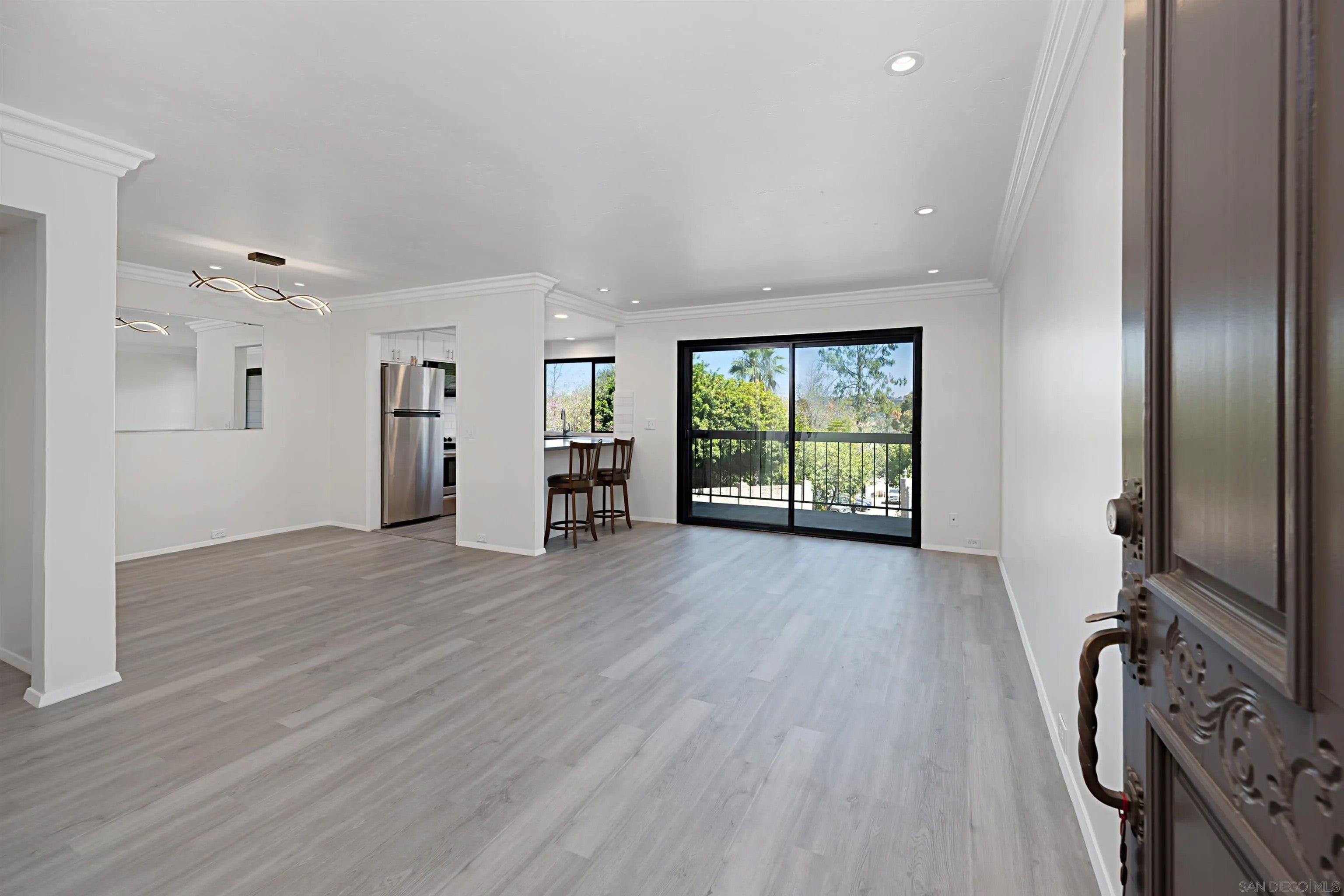 5125 Fontaine Street 105 — photo