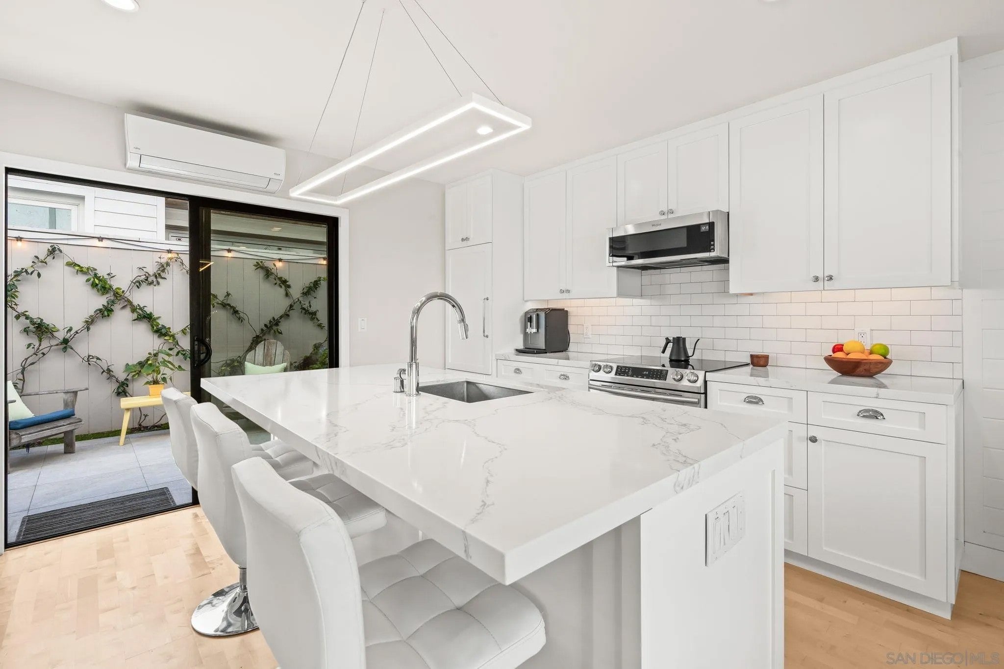 909 Olive Ave — photo
