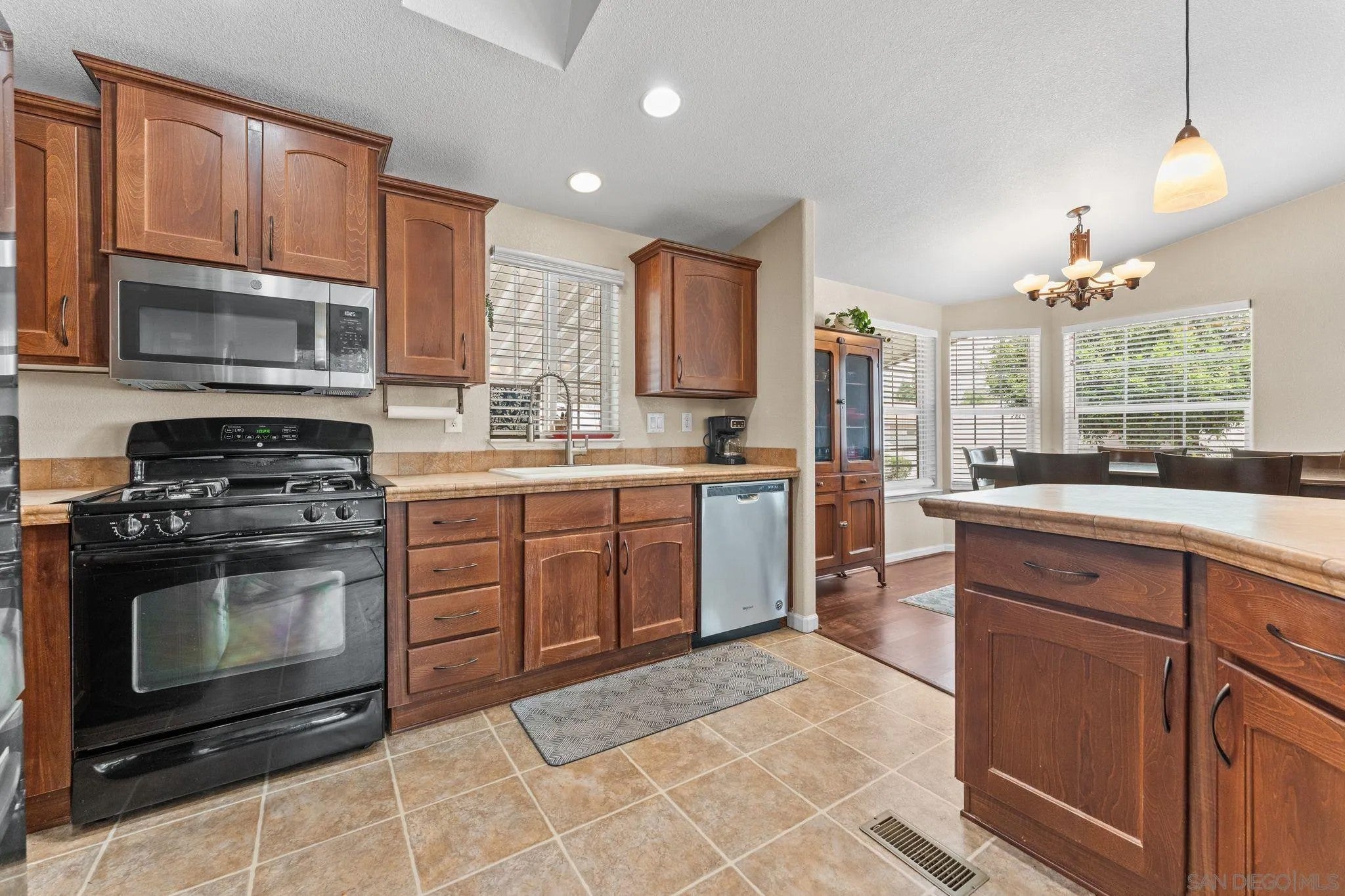 9395 Harritt Spc 215 — photo