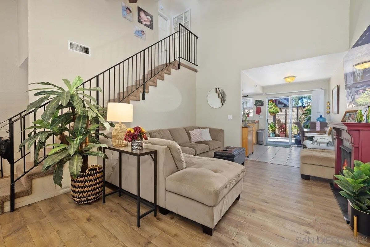 4754 68th St B — photo