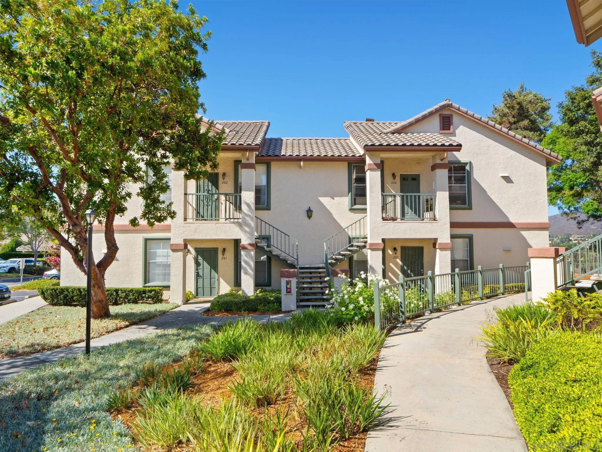 10830 Sabre Hill 202 — photo