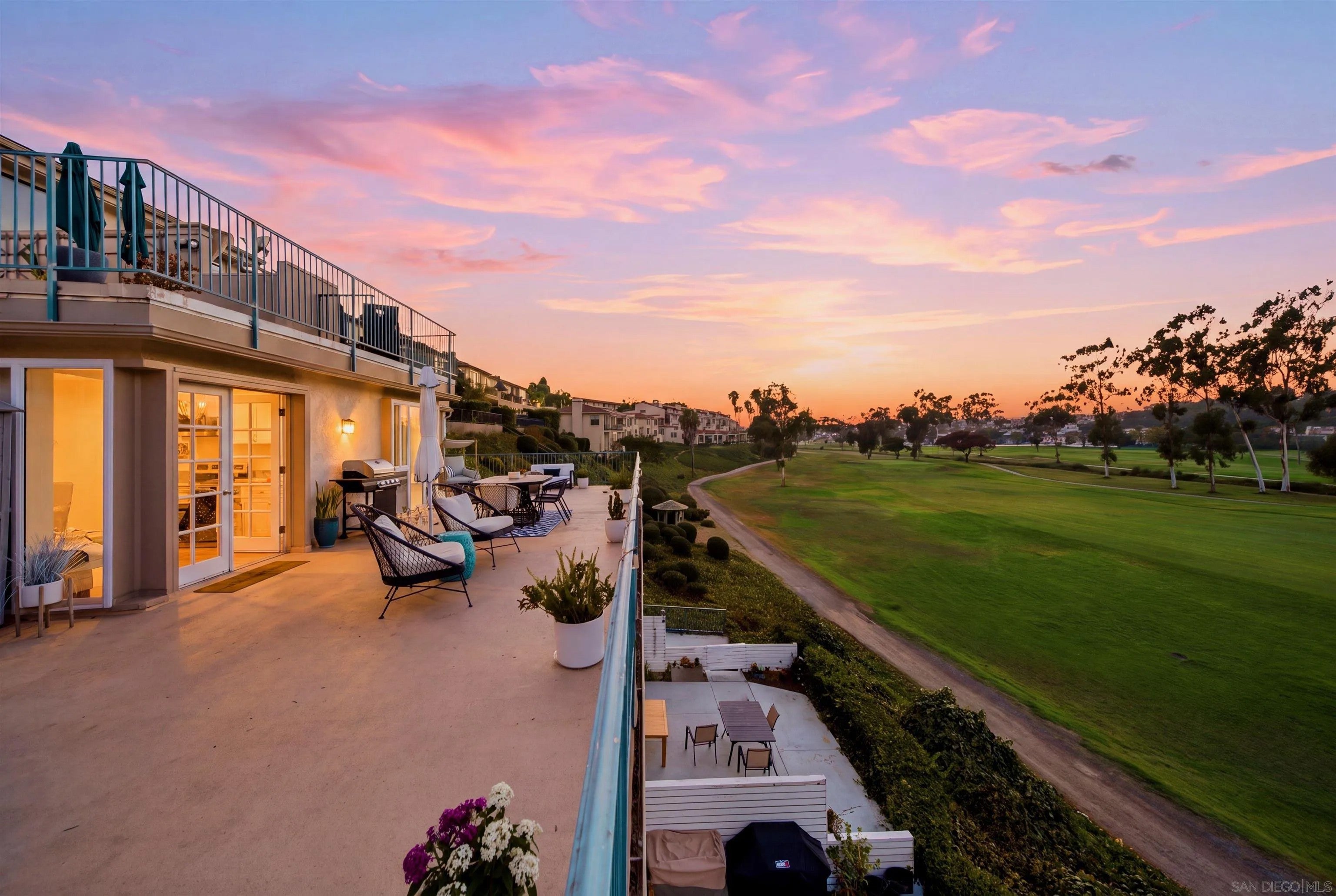 2544 Navarra Dr 12 — photo