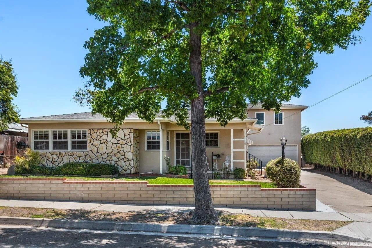 6031 Sinton — photo