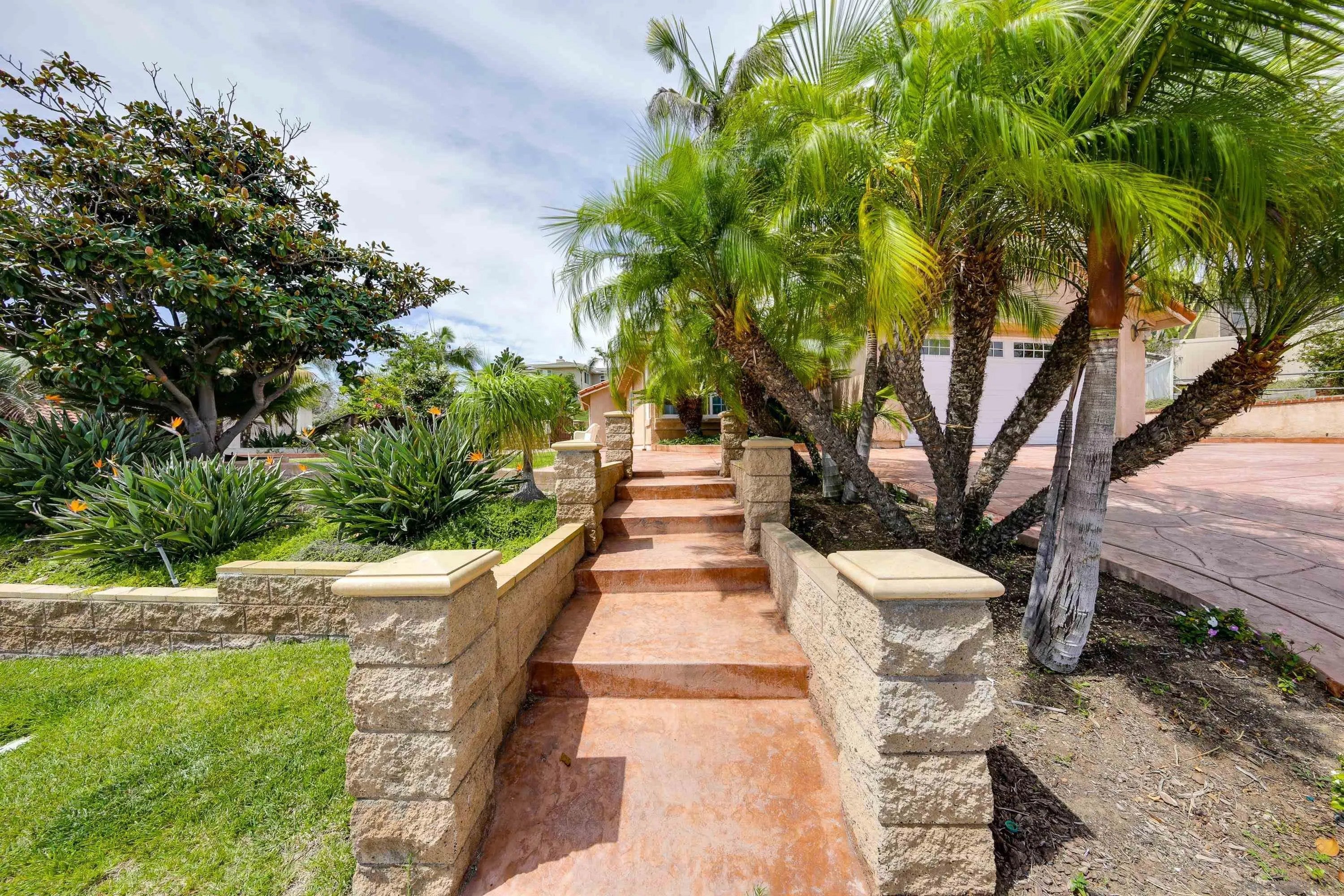 387 Bay Leaf Dr — photo