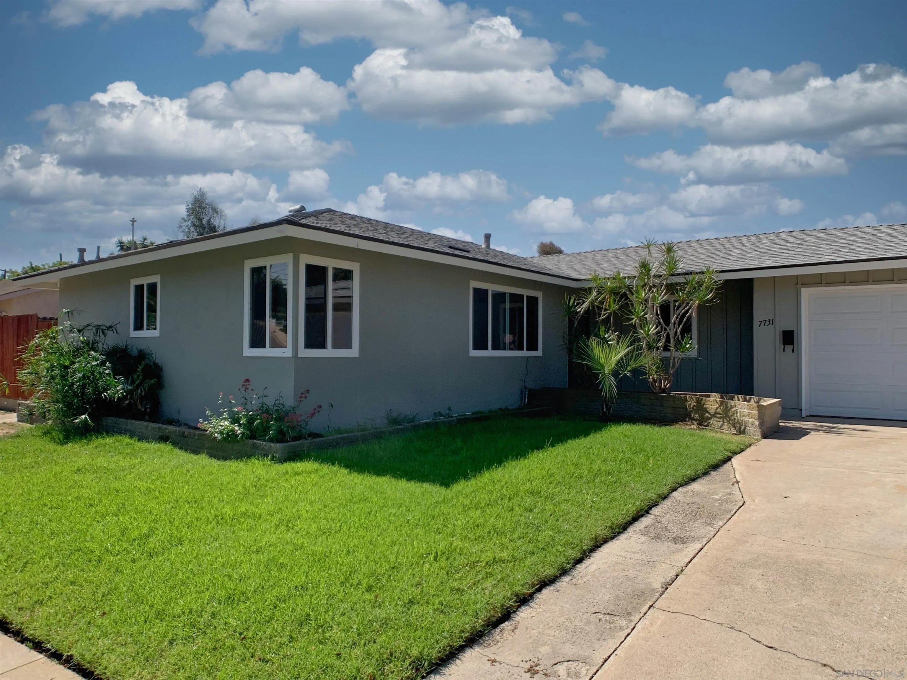 7731 Mockingbird Dr — photo