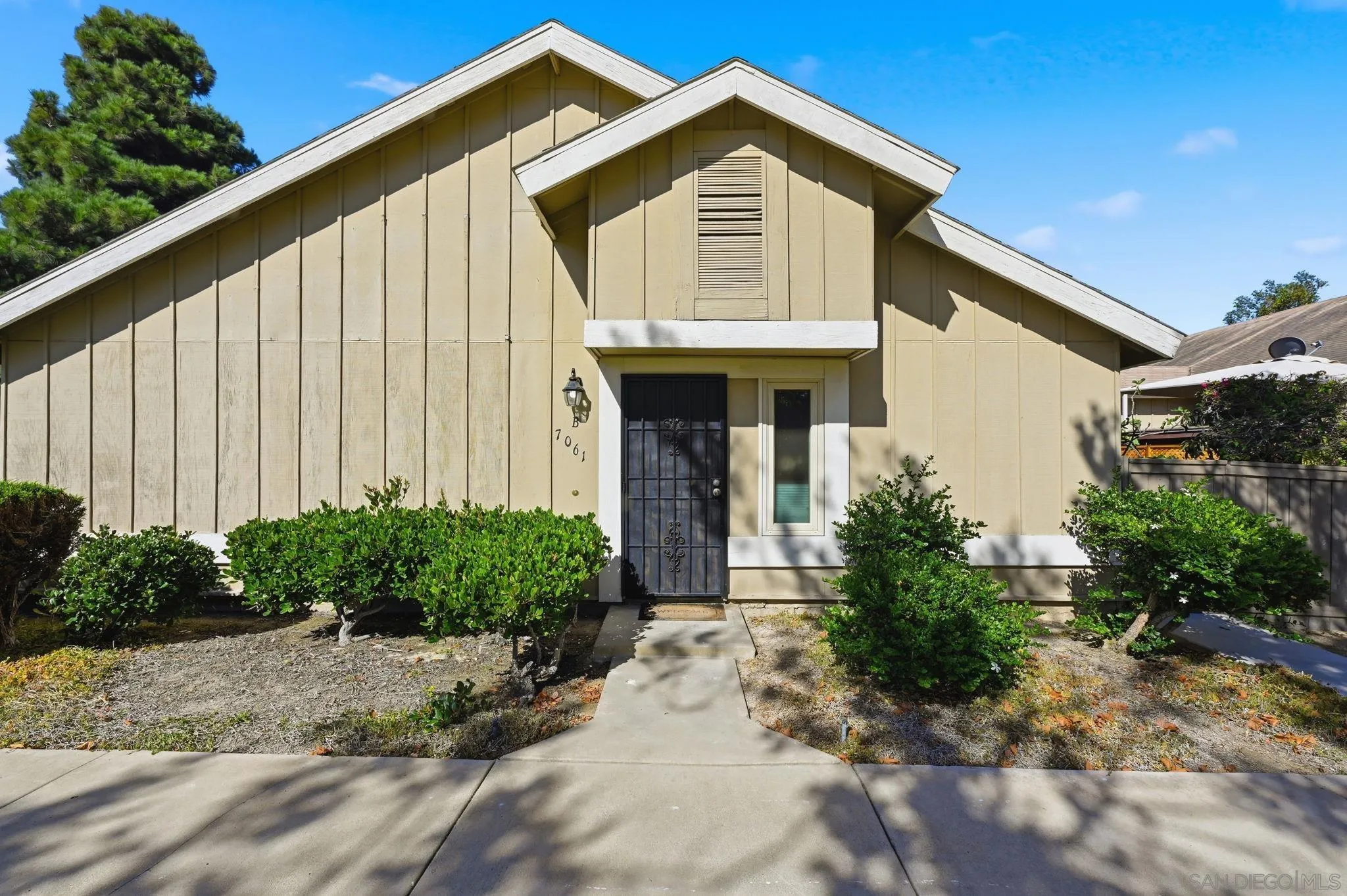 7061 Appian Dr Unit B — photo