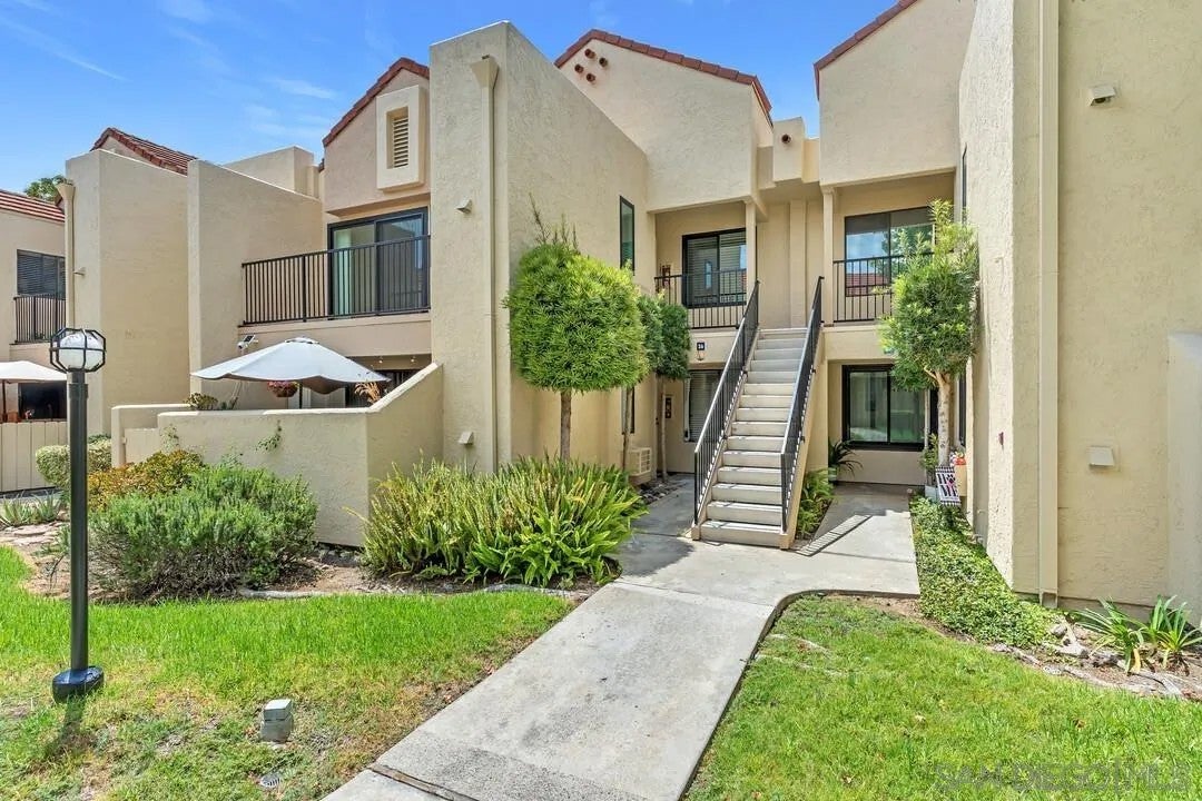 10805 Camino Ruiz 36 — photo