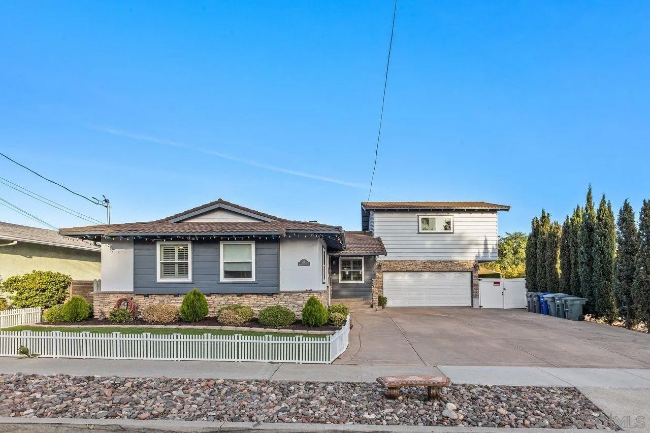 6245 Broadmoor Dr. — photo