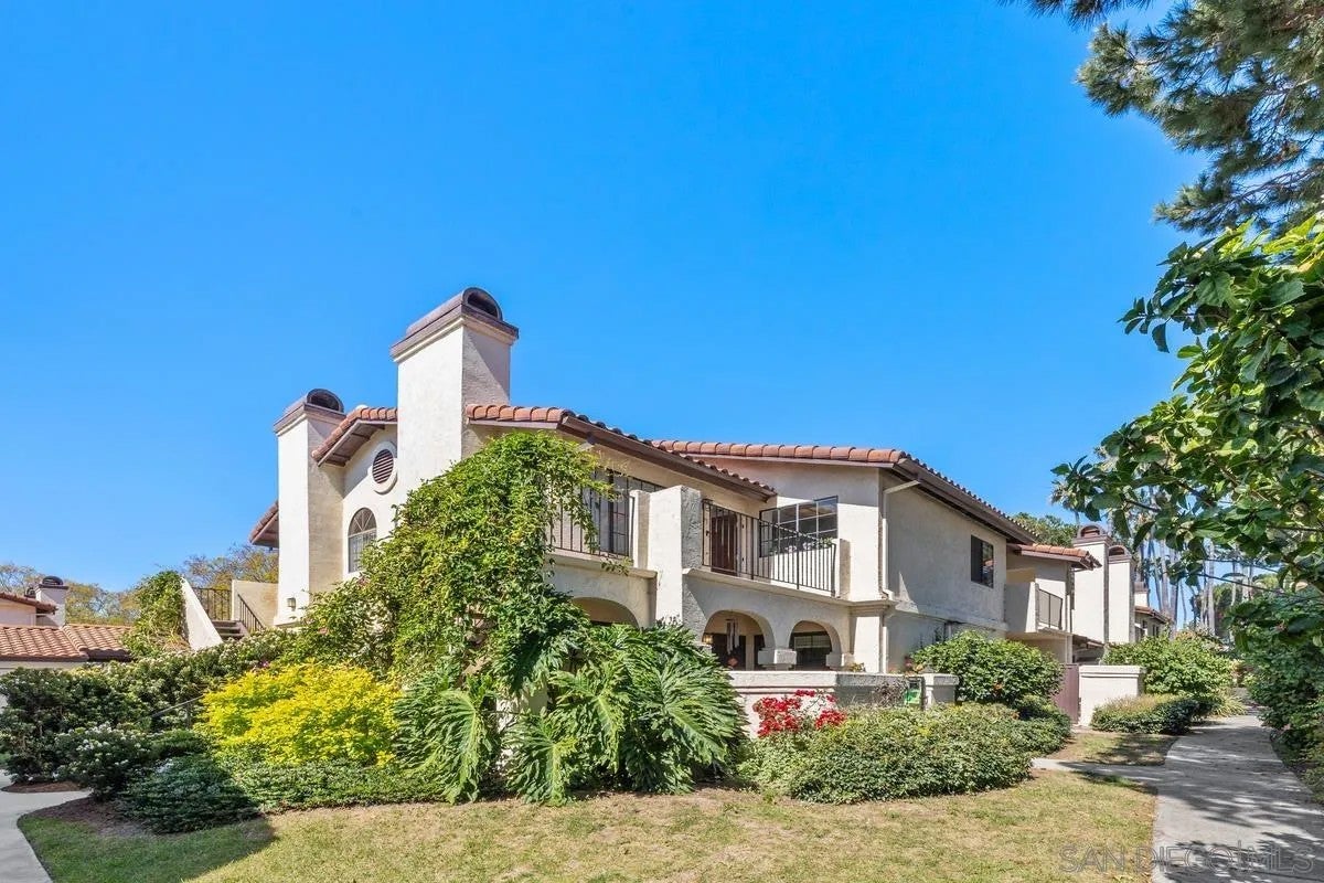 4240 Porte De Merano 71 — photo