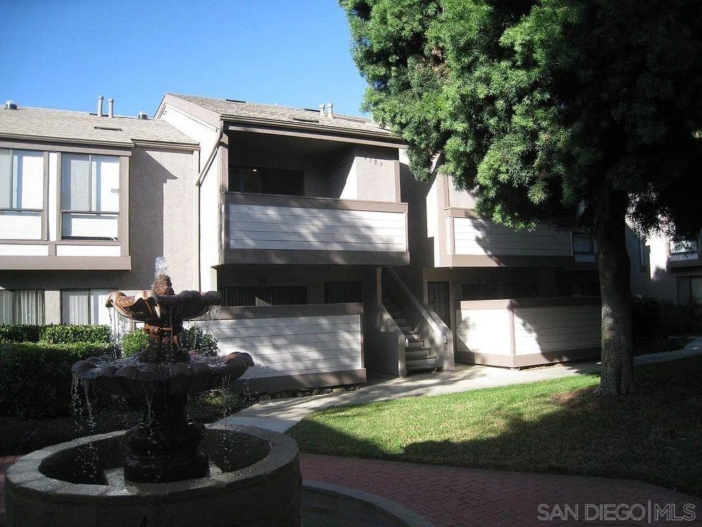 9109 Village Glen 268 — photo