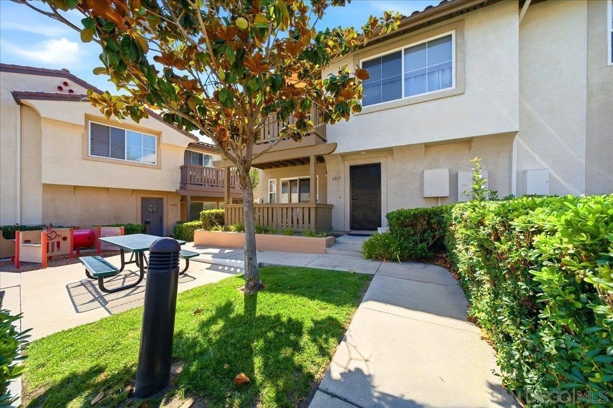 6015 Paseo Salinero — photo
