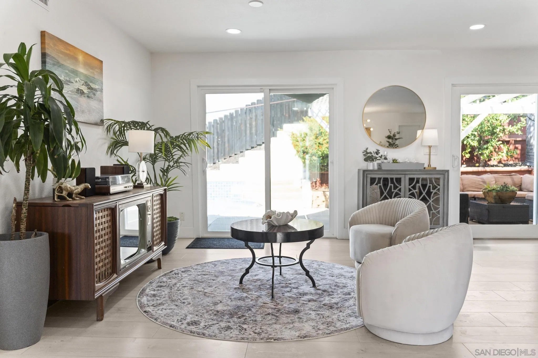 10252 Santana Street — photo
