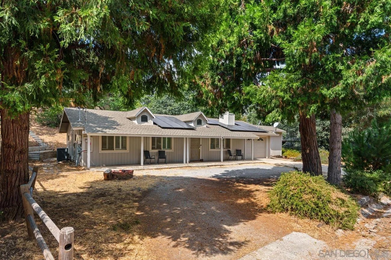 3004 Pine Crest — photo