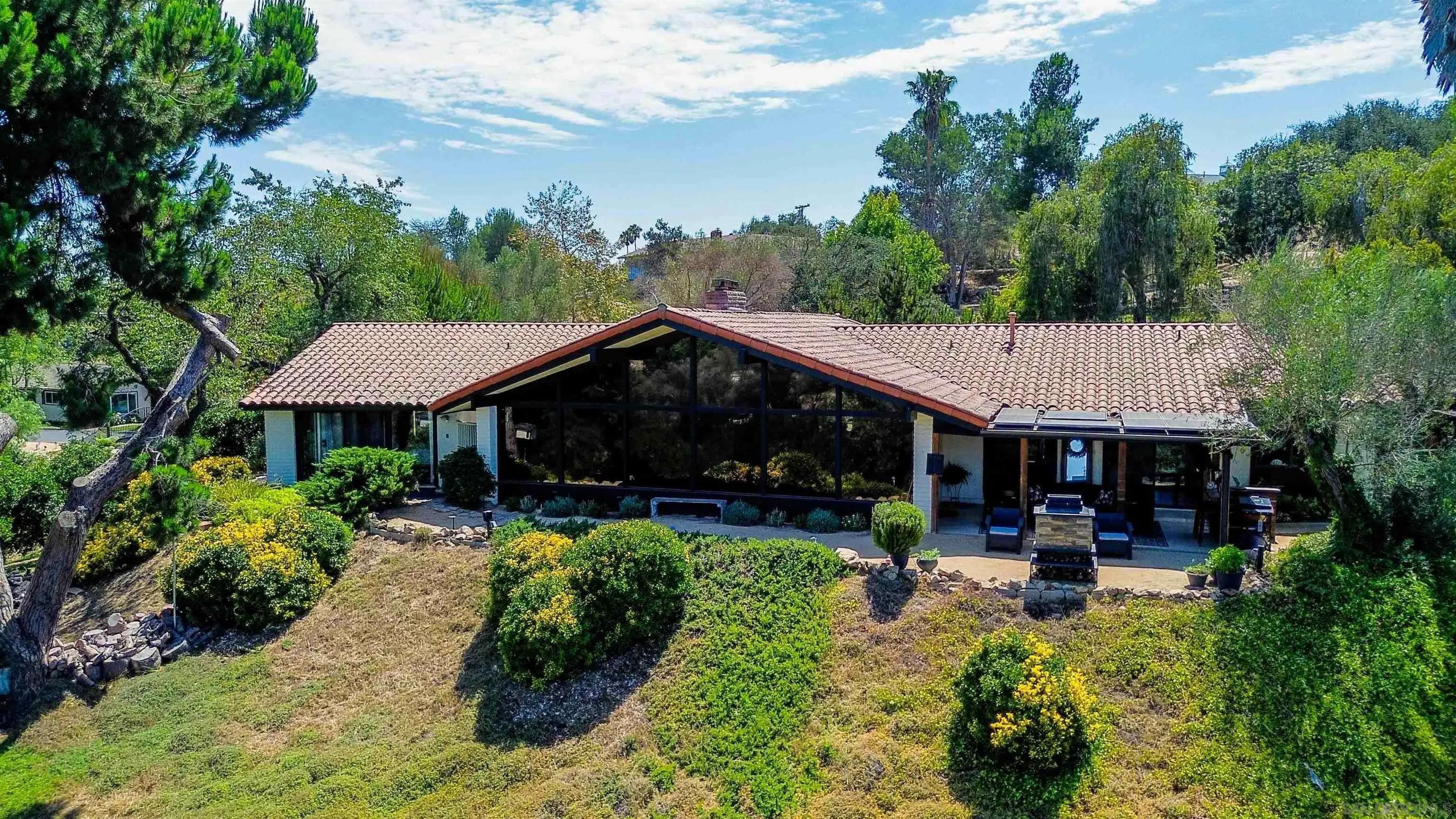 111 Morro Hills Road — photo
