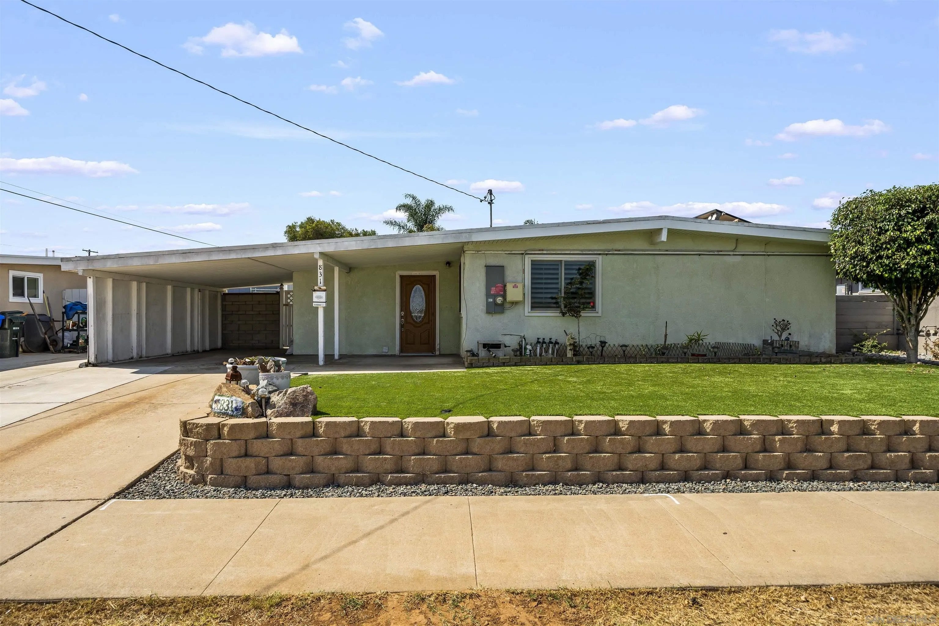 831 Hickory Ct. — photo