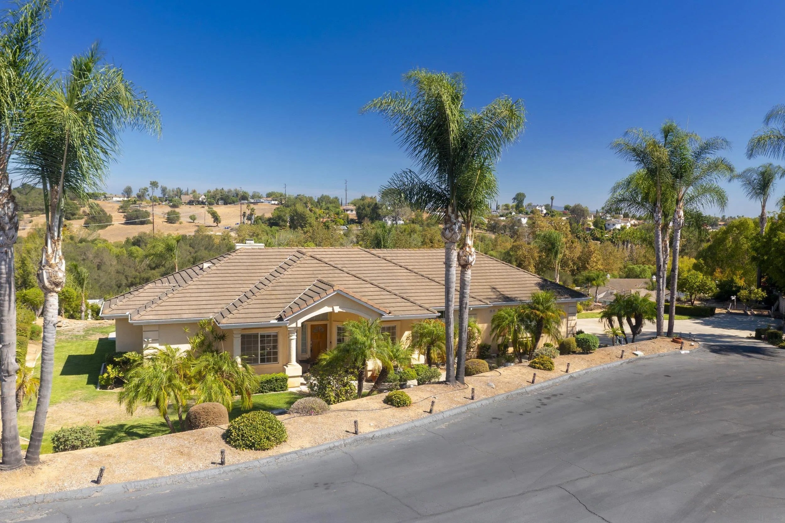 1221 Palomares Ct. — photo