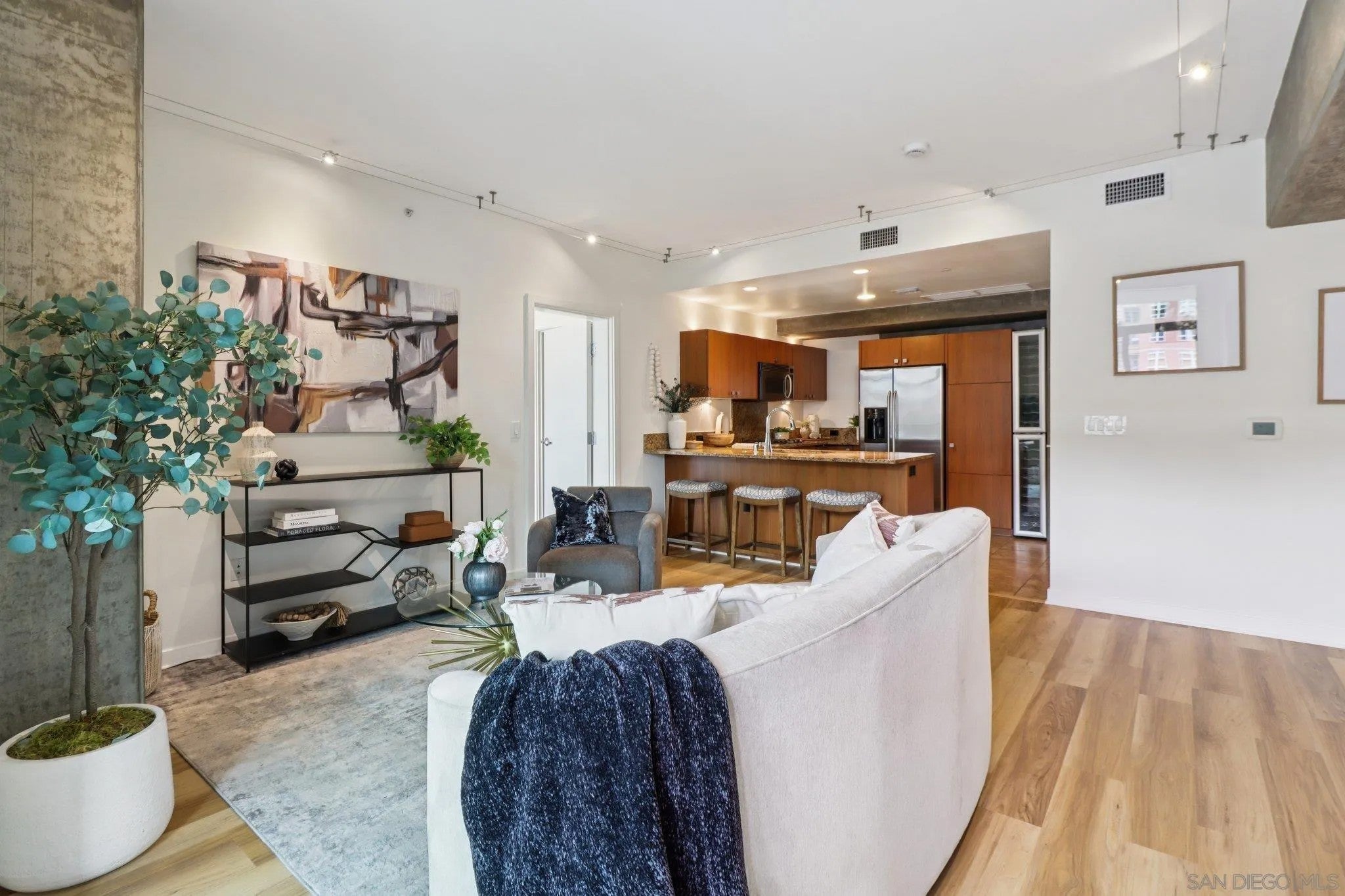 800 The Mark Lane 607 — photo