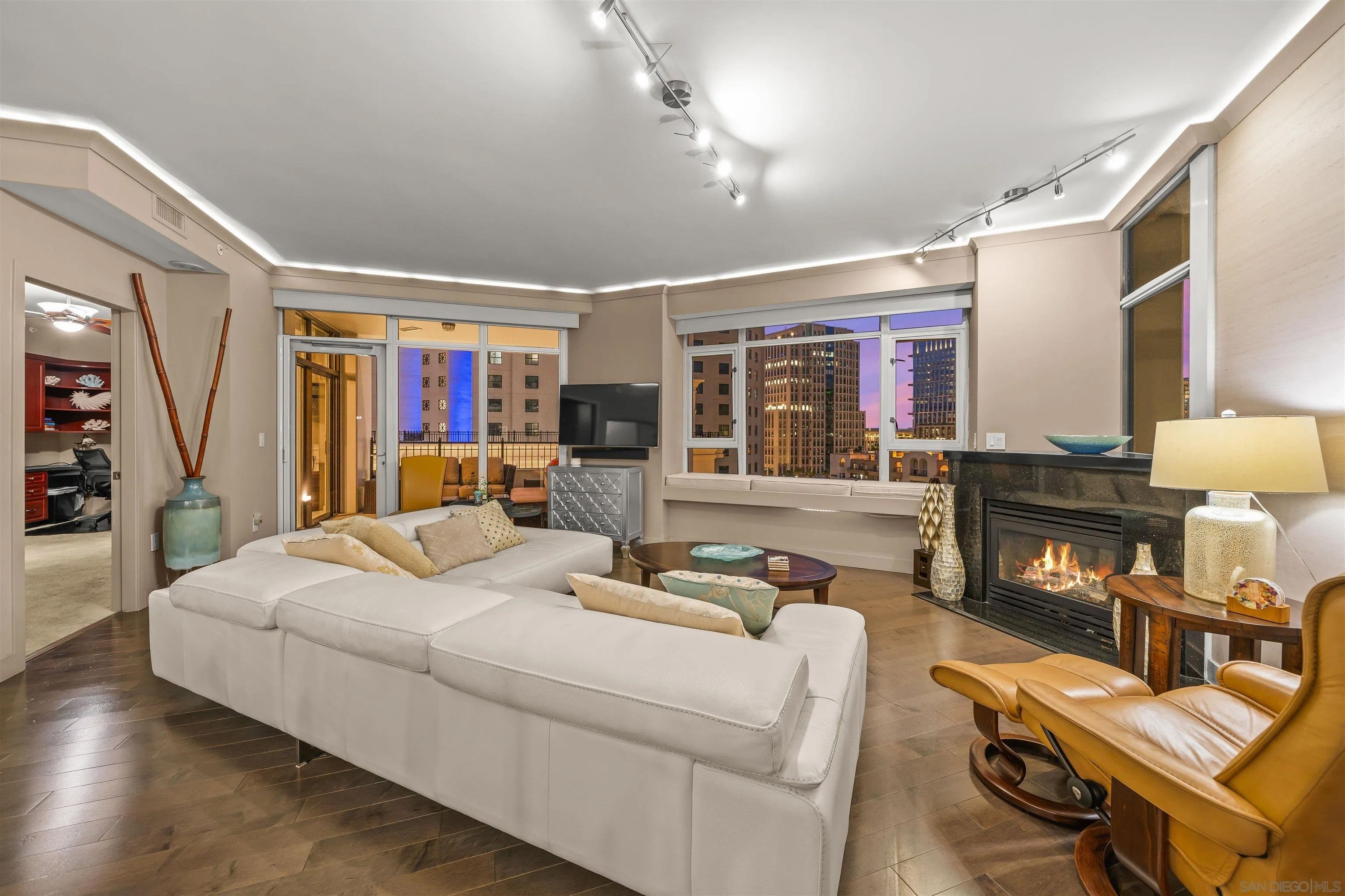 700 W Harbor Drive 805 — photo