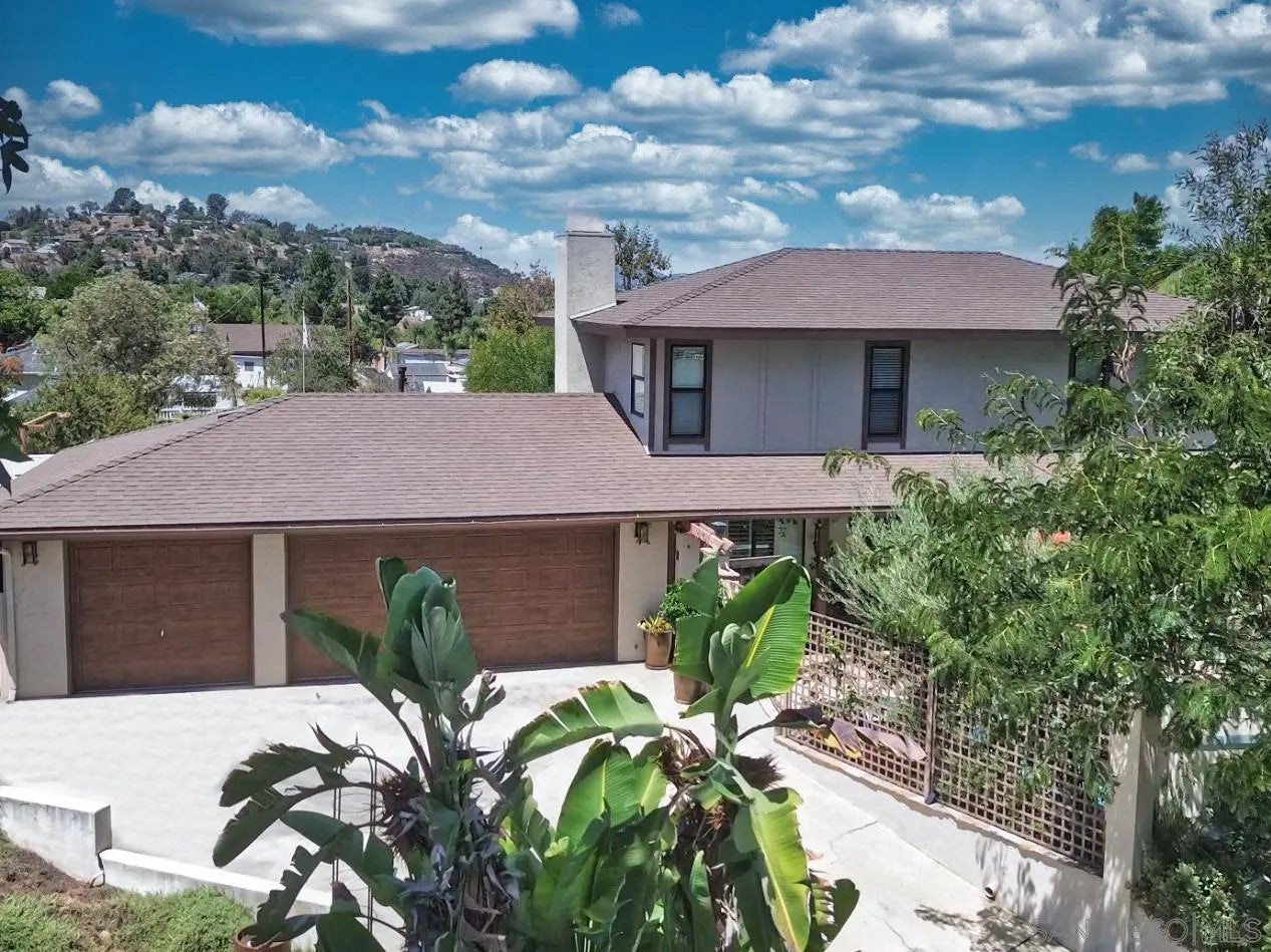 1090 Ellen Lane — photo