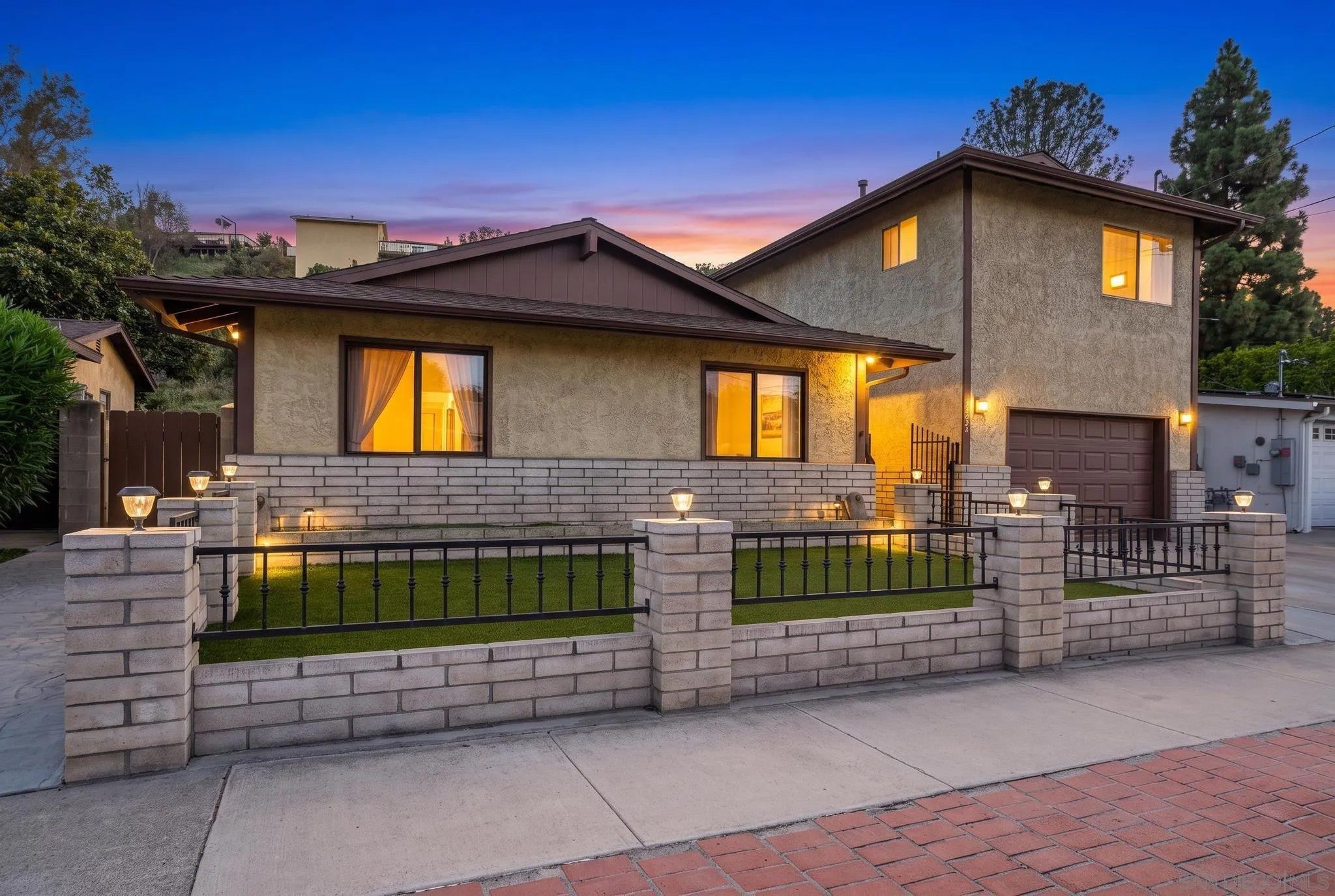 4621 Chateau Drive — photo