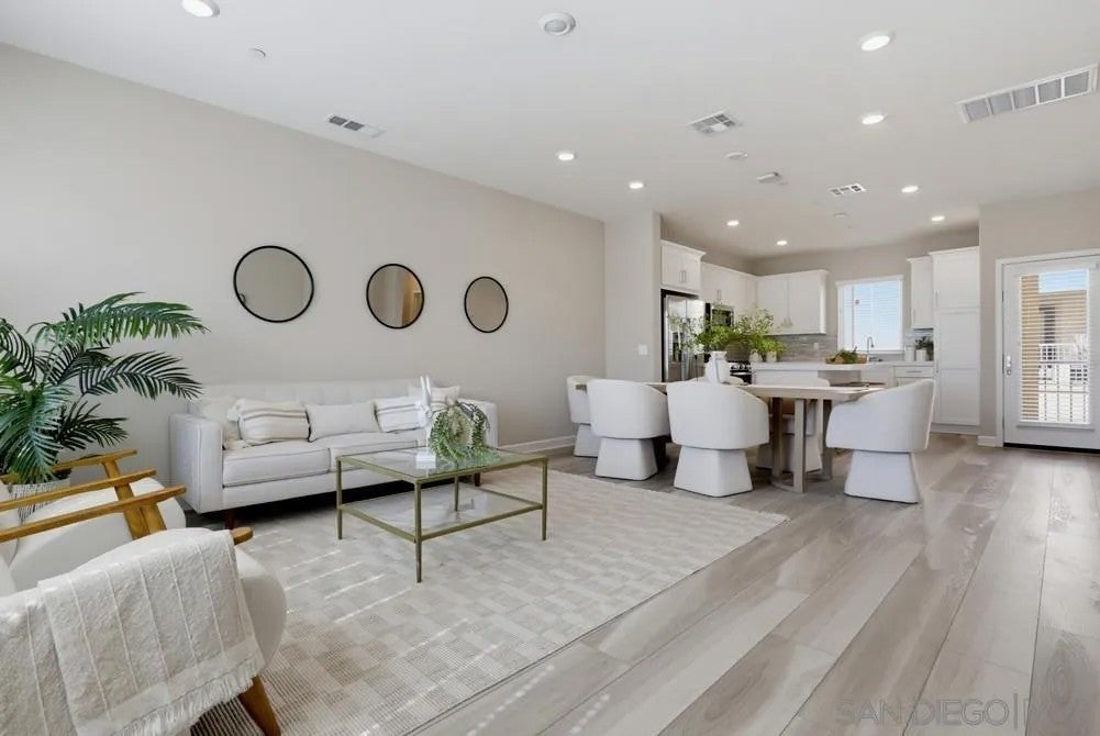 11011 Logan Way — photo