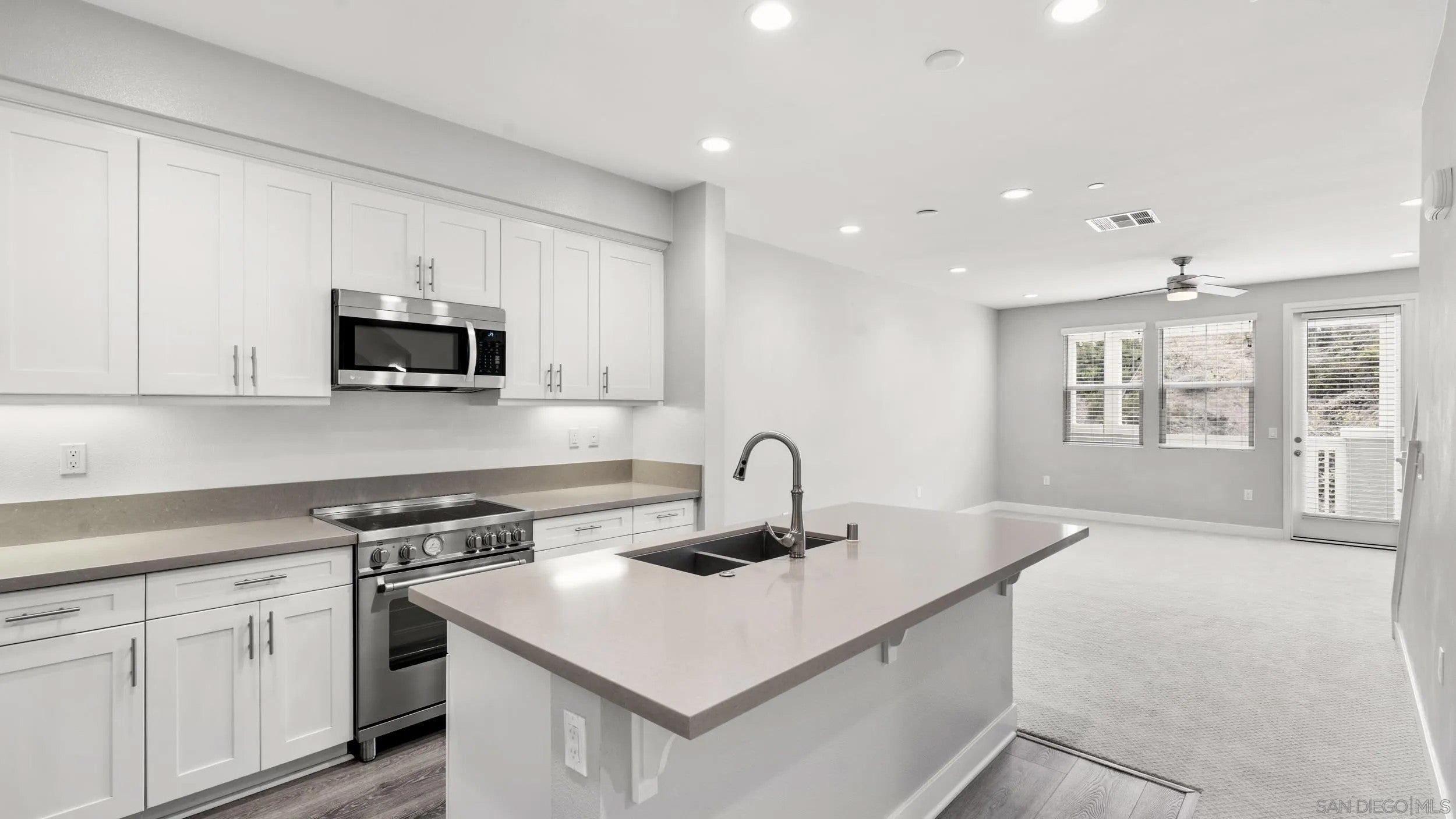 1103 Plumeria Way — photo