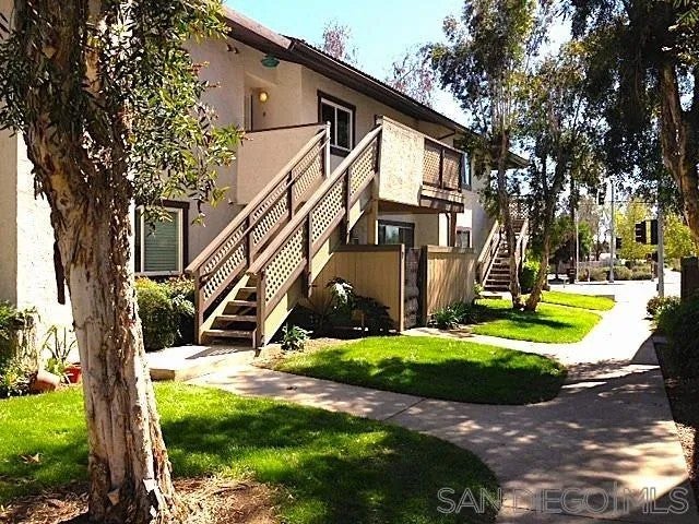 9821 Caspi Gardens 8 — photo