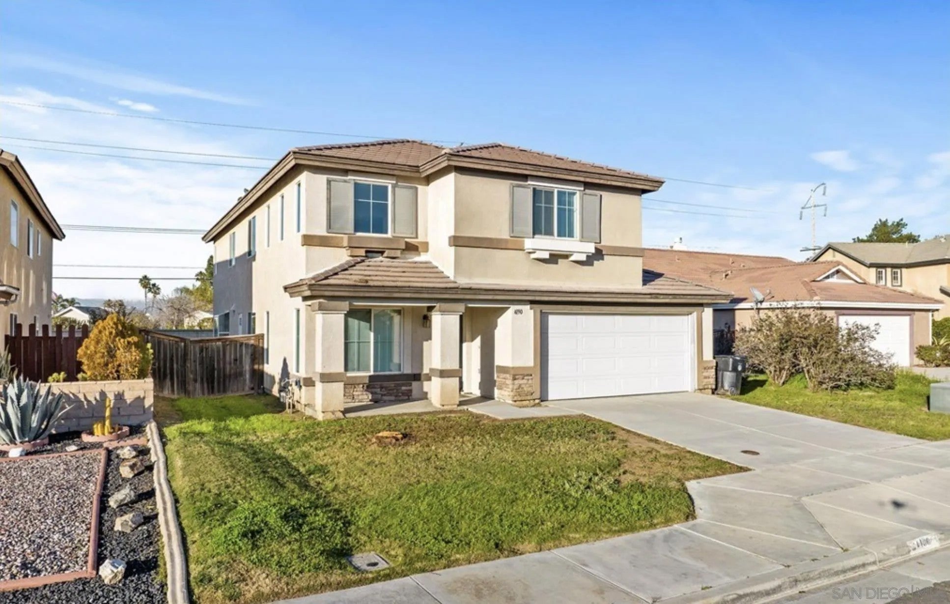 4190 Rainbow View Way — photo