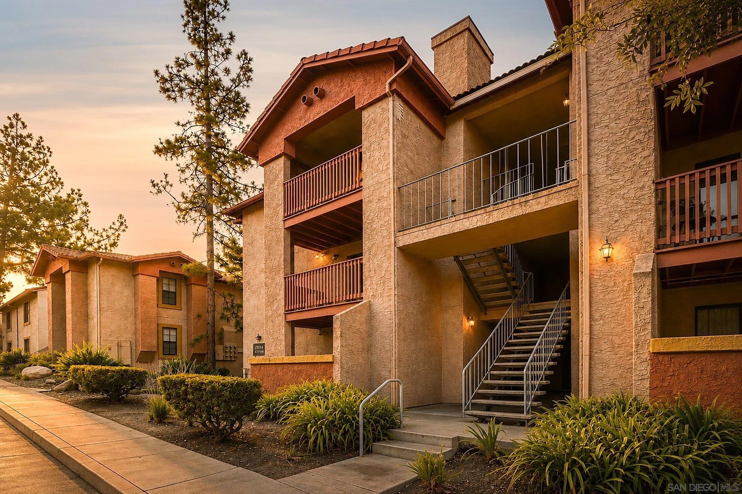 12067 Alta Carmel 58 — photo