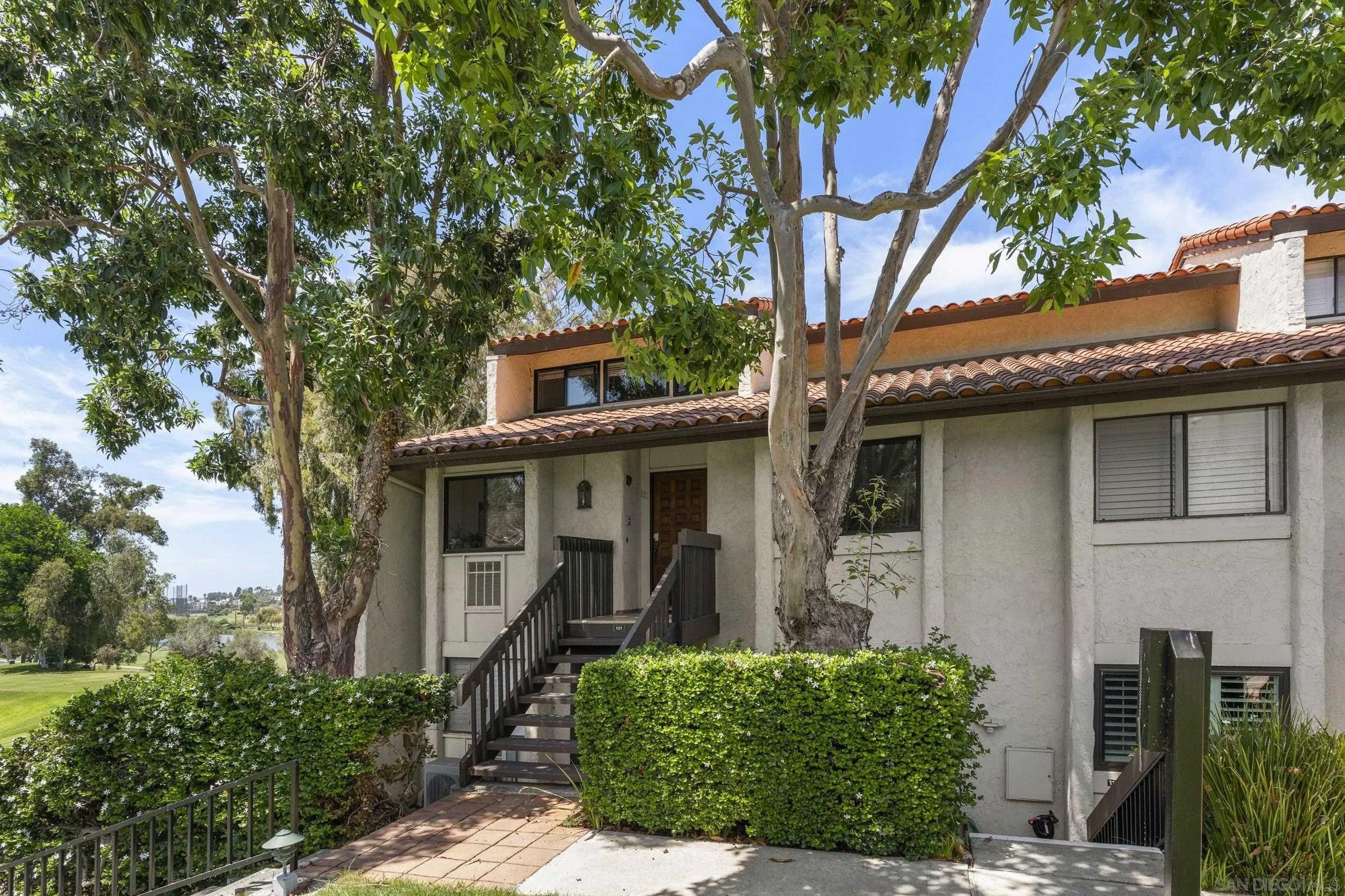 2501 Navarra Dr 121 — photo