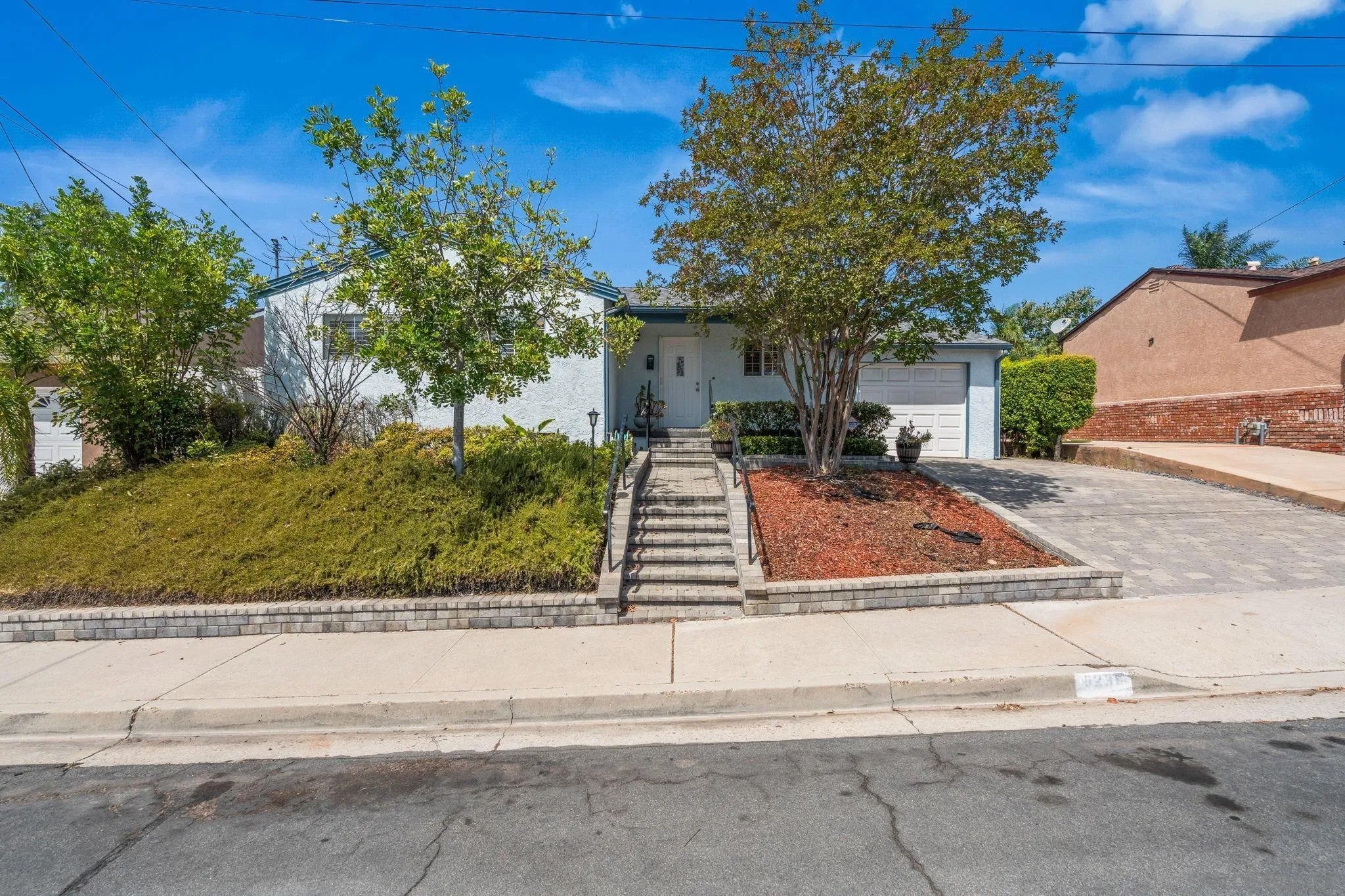 6230 W Manor Drive — photo