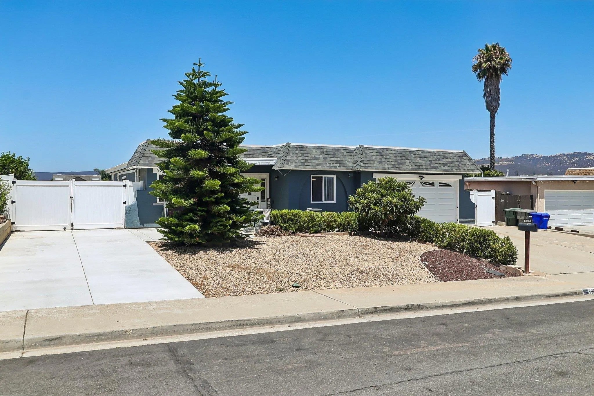 598 Tam O Shanter Dr — photo