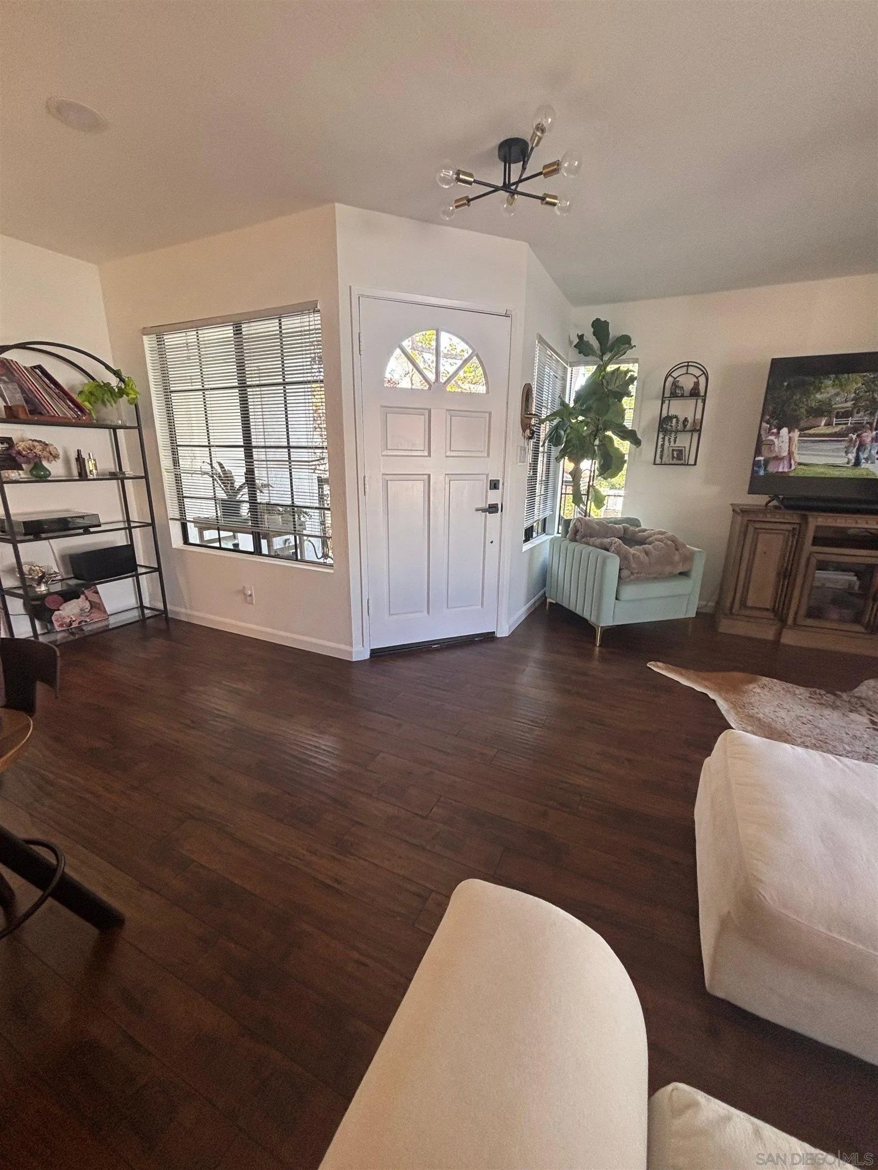 3533 Voyager — photo