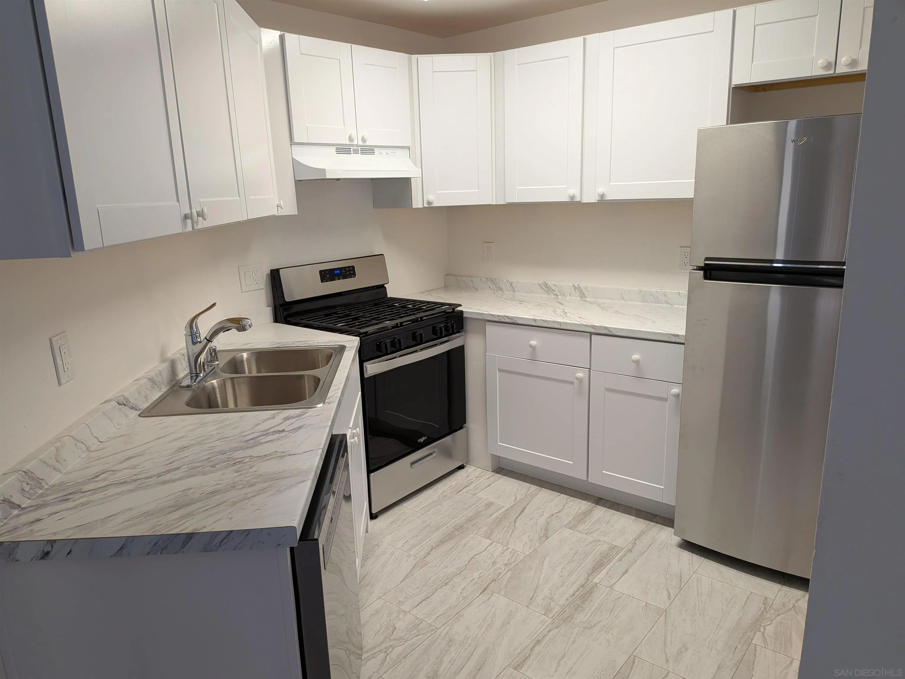 1932 West Dr. Unit B — photo
