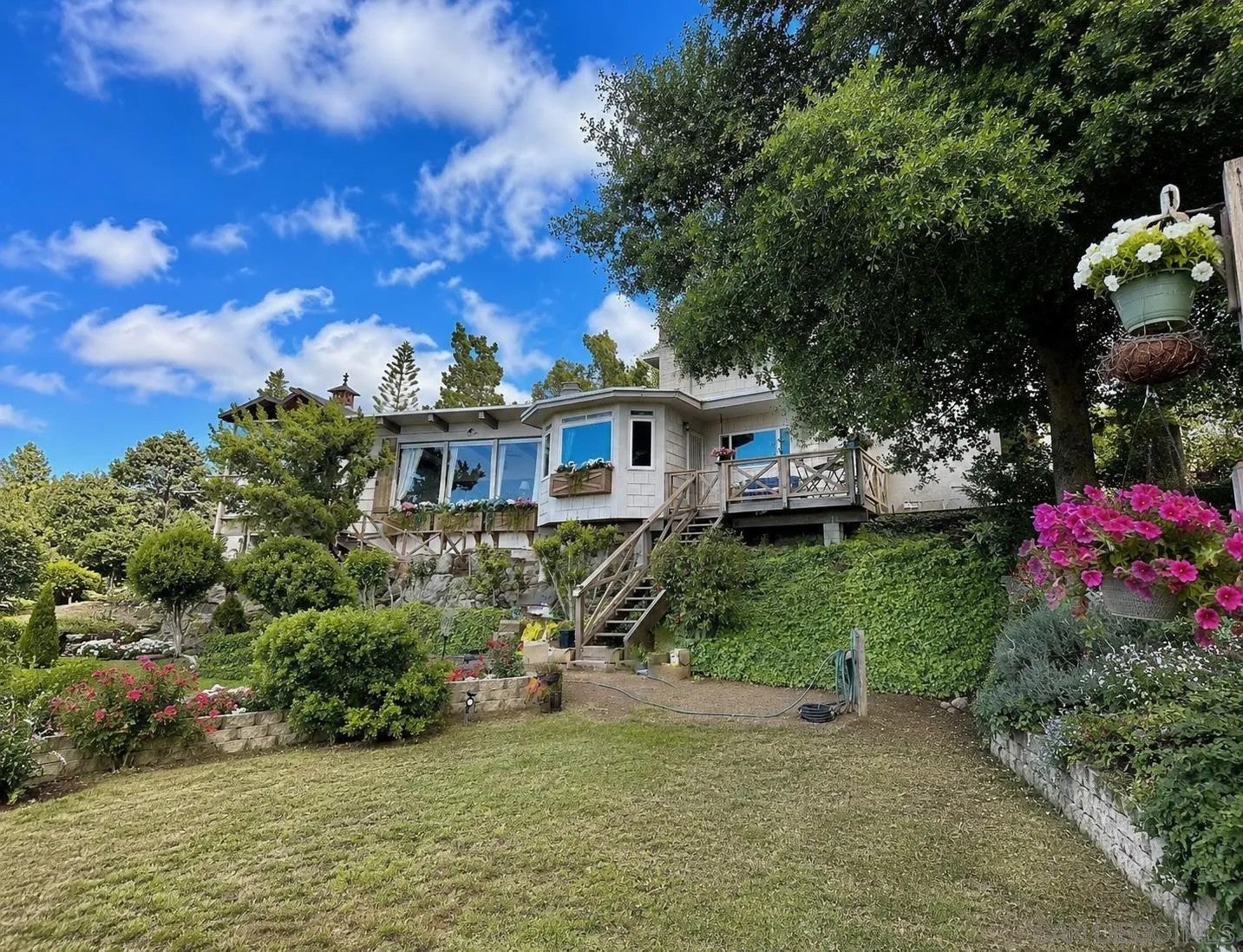 720 Sky Mountain Lane — photo