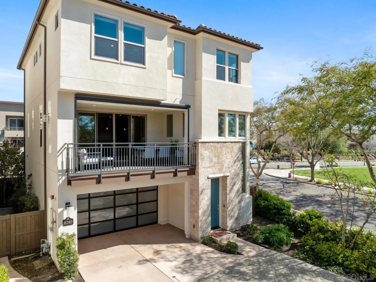 16240 Camden Cir — photo