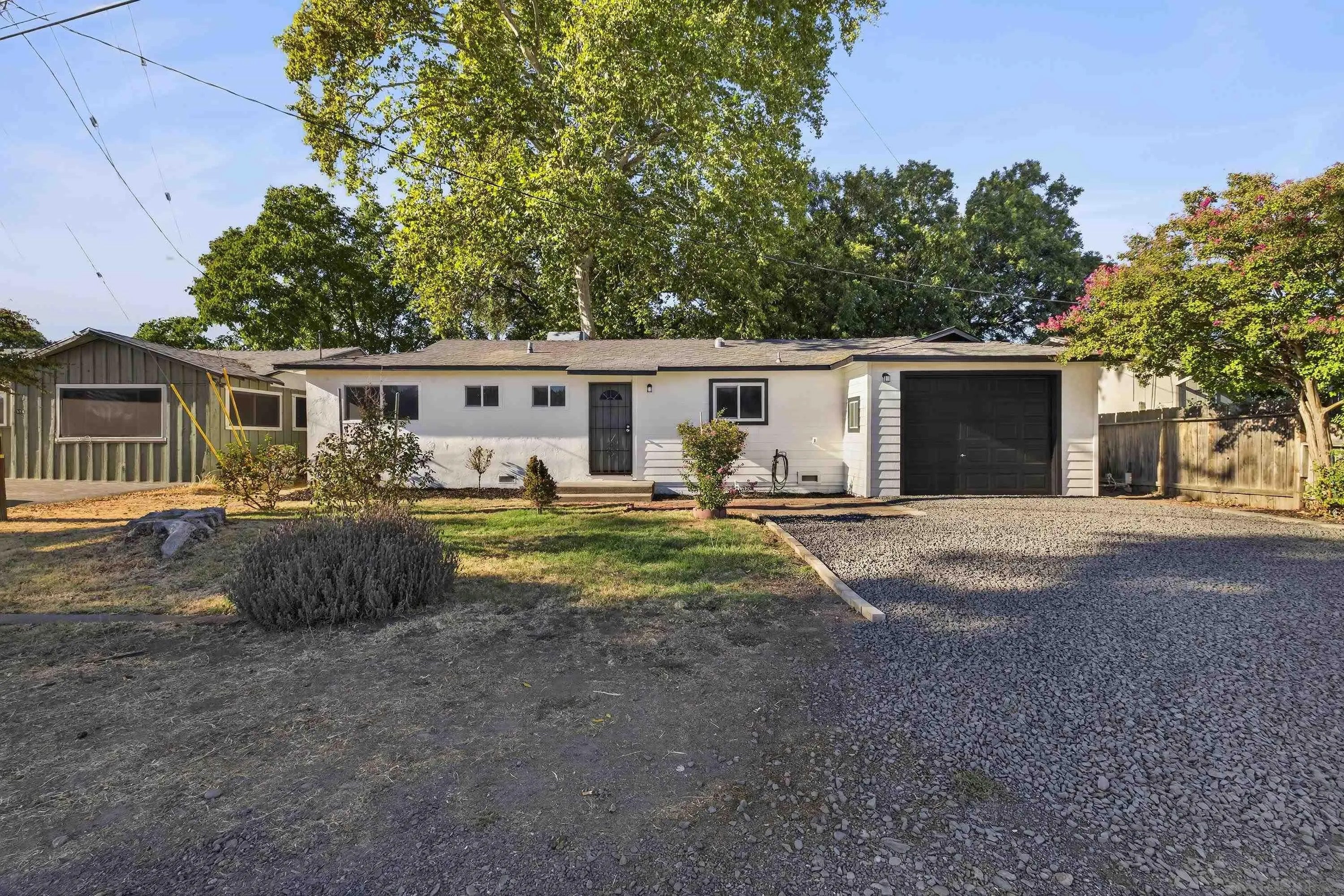 996 E Eaton Rd — photo