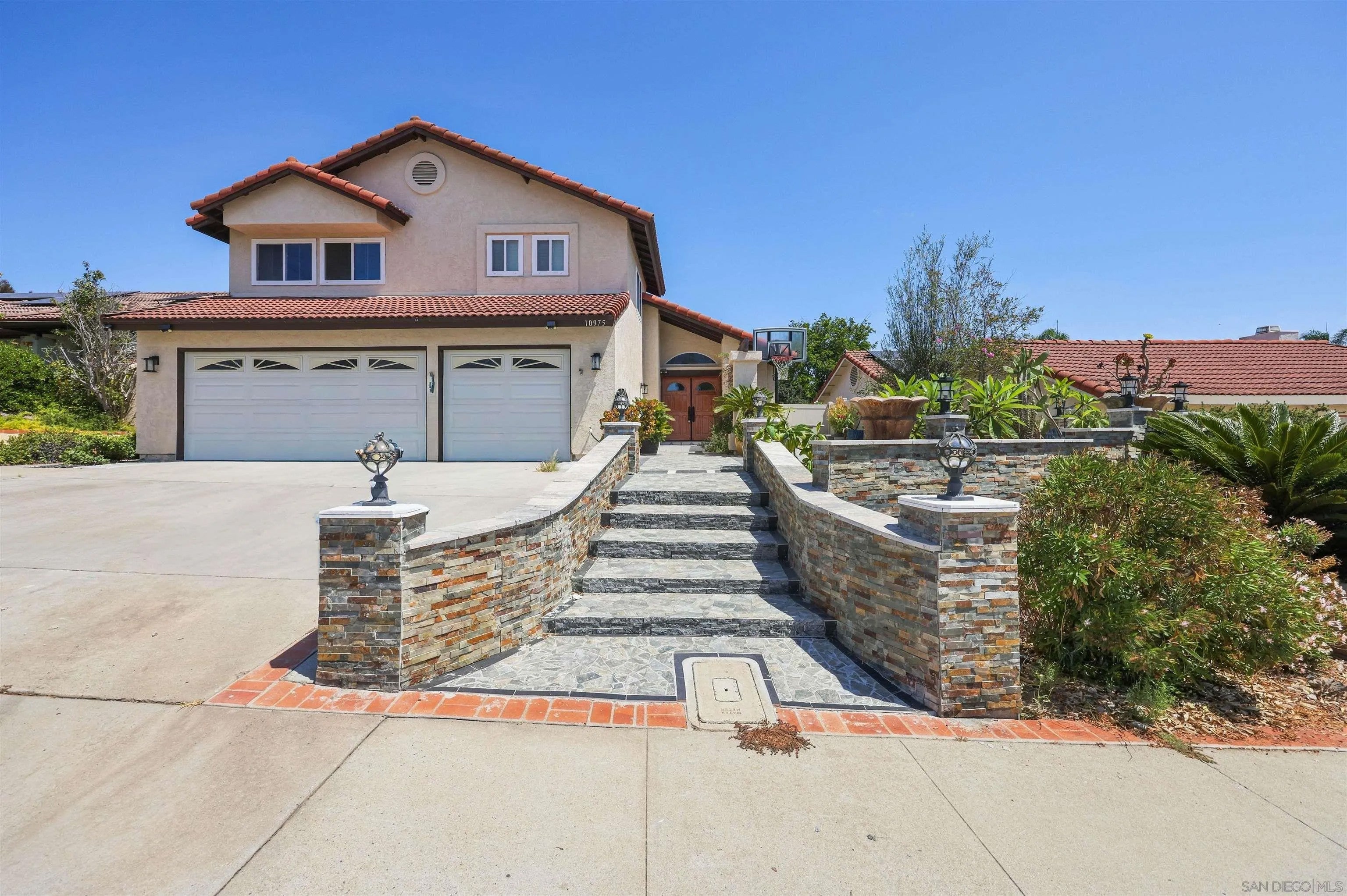 10975 Elderwood Dr — photo