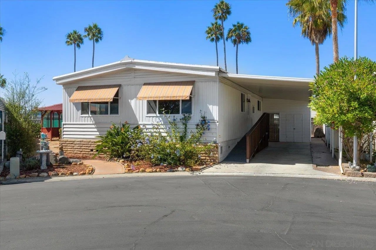 7127 Santa Barbara 113 — photo