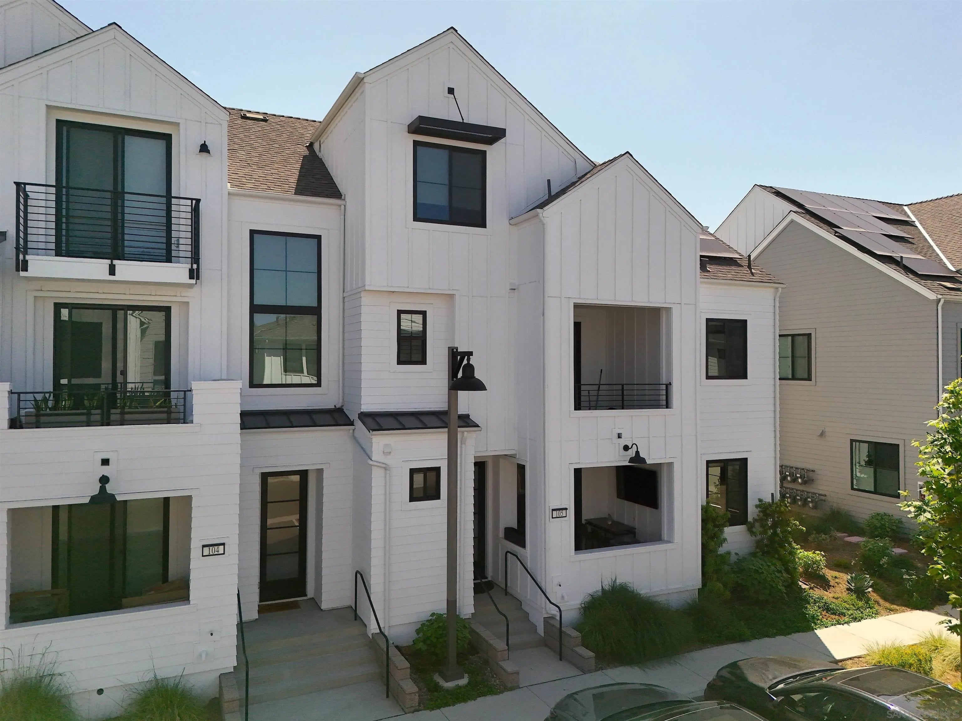 1402 Anacona Pl 105 — photo