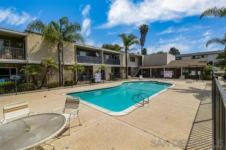 1420 Hilltop Drive Unit 304 — photo