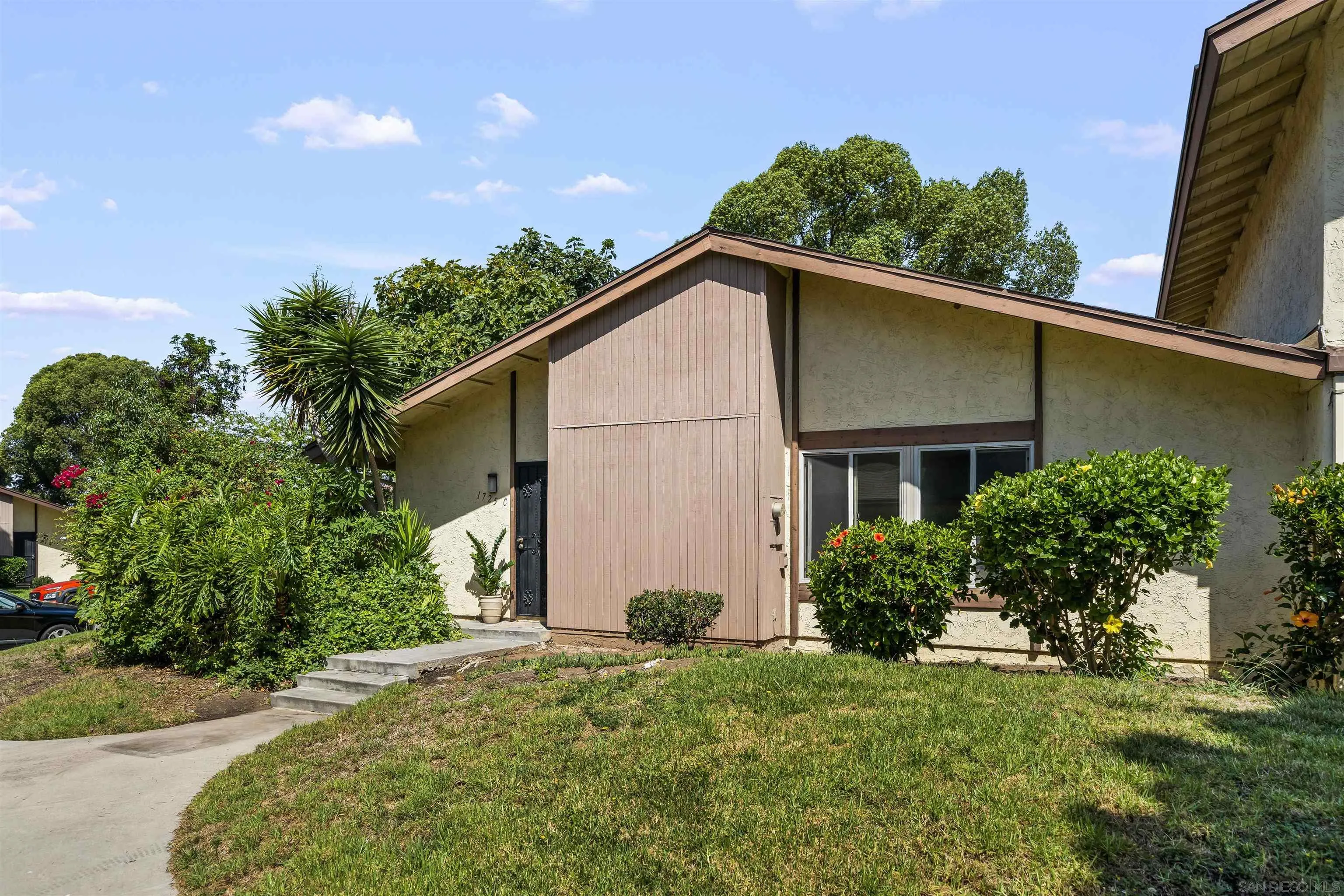 1725 Regency Way Unit C — photo