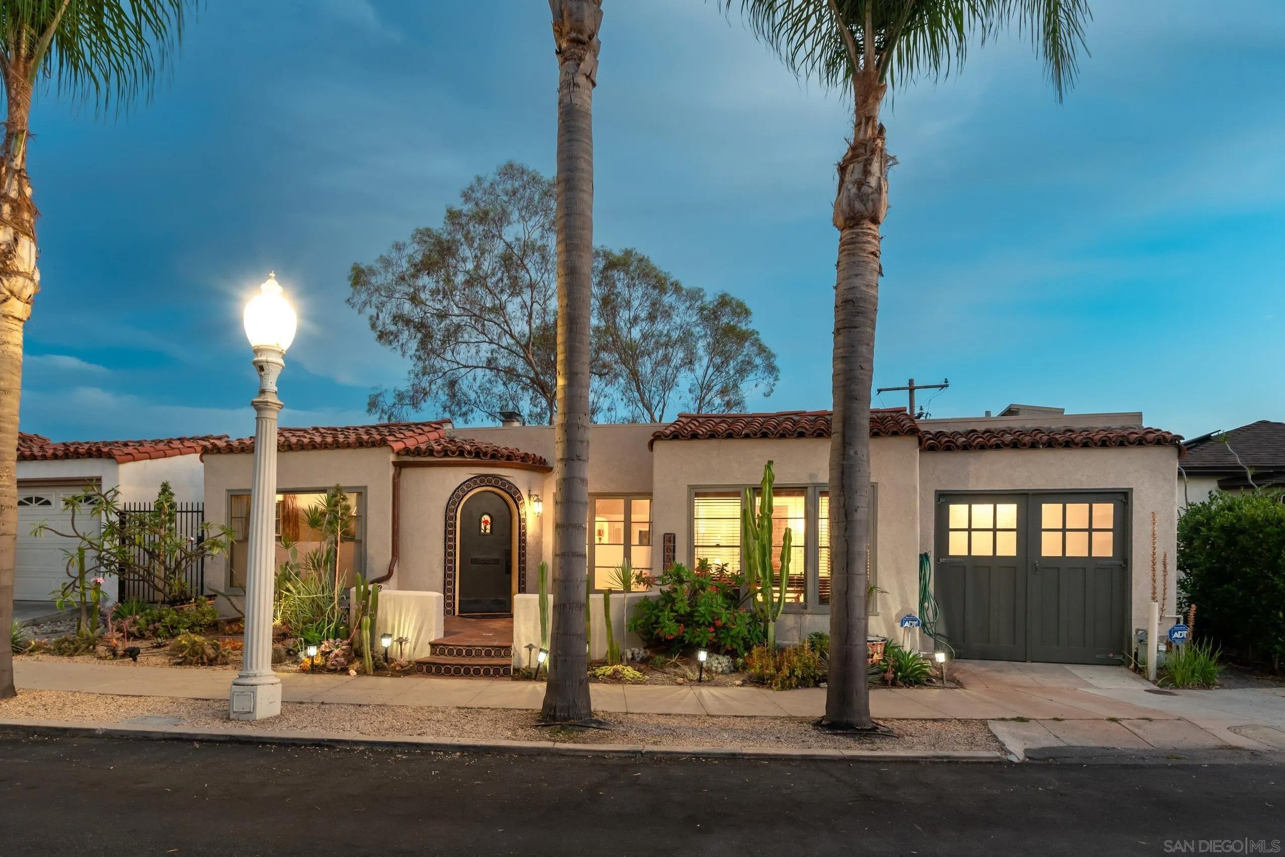 4653 E Talmadge Dr — photo